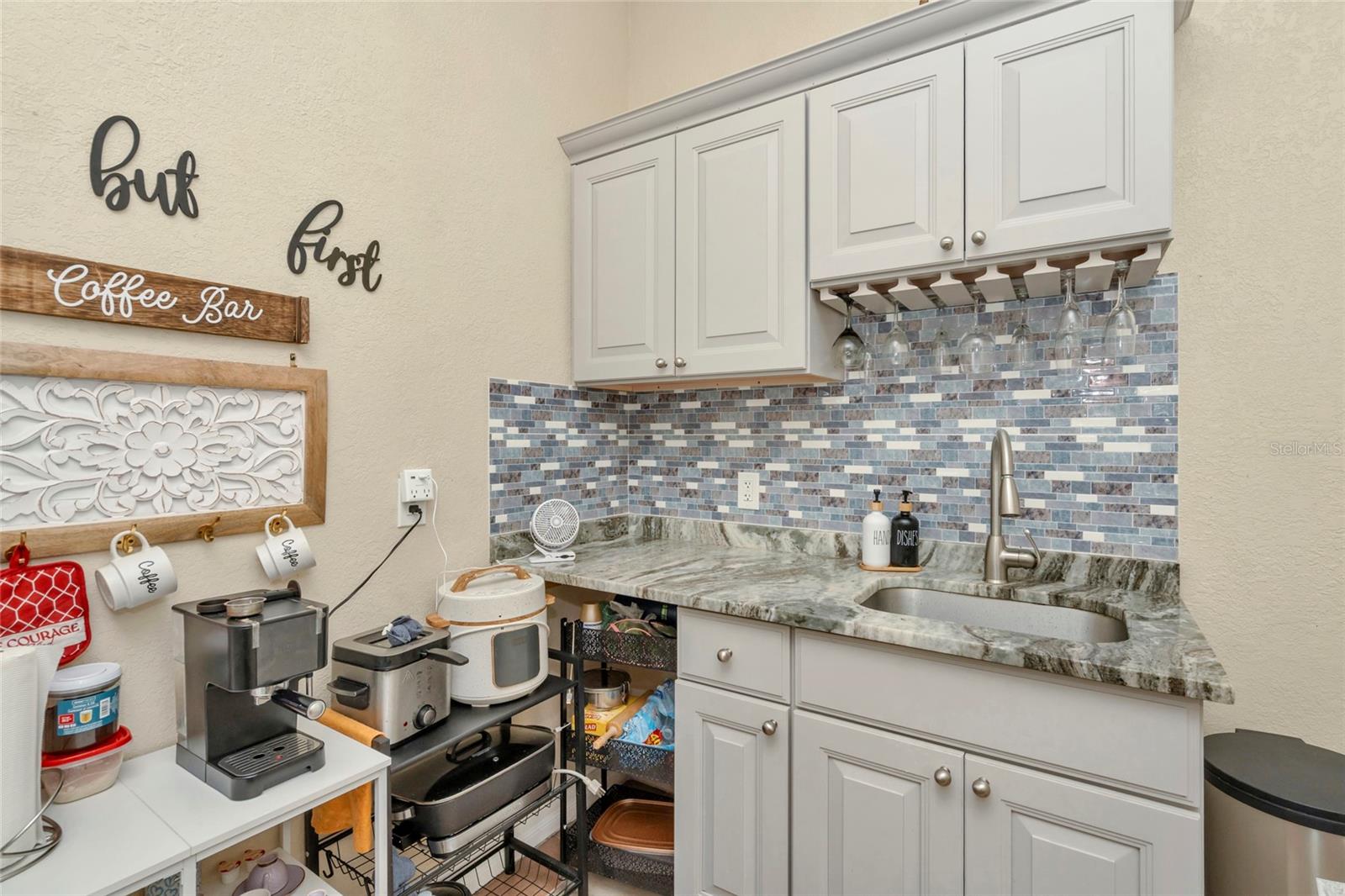 10806 Perez Dr Property Photo 41