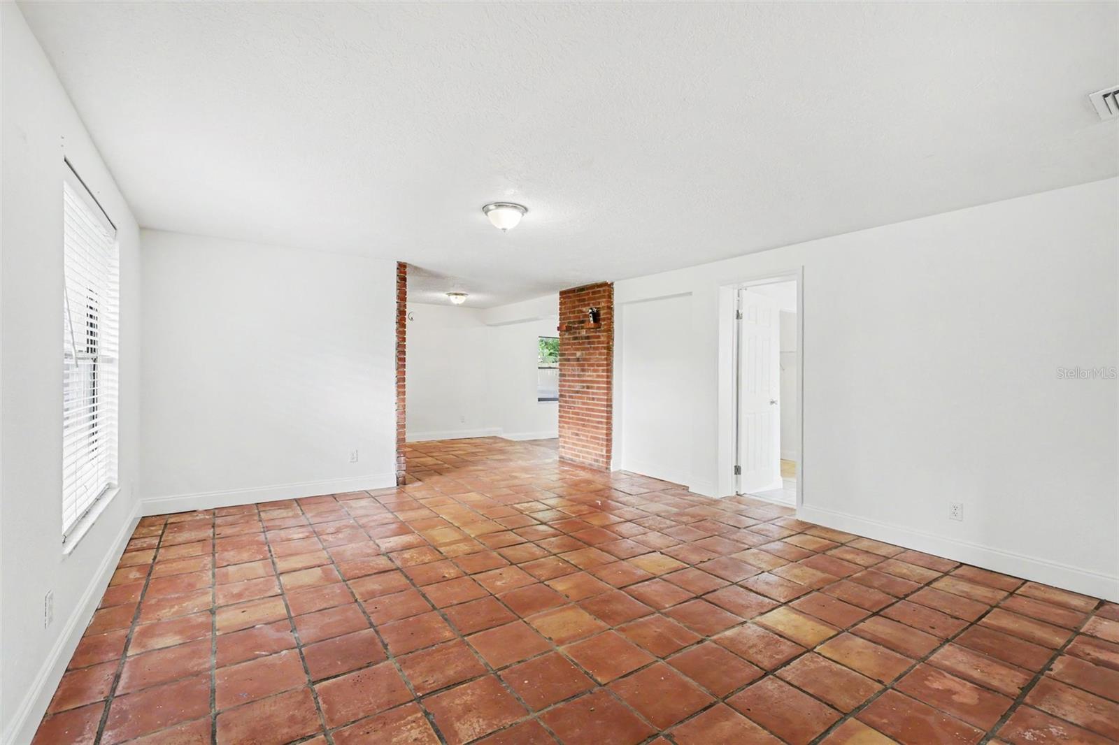 913 Lytle St Sw Property Photo 4
