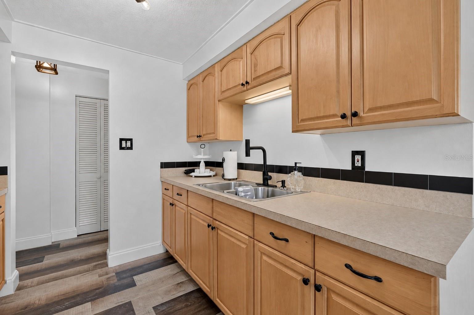 1748 Greenlea Dr Property Photo 12