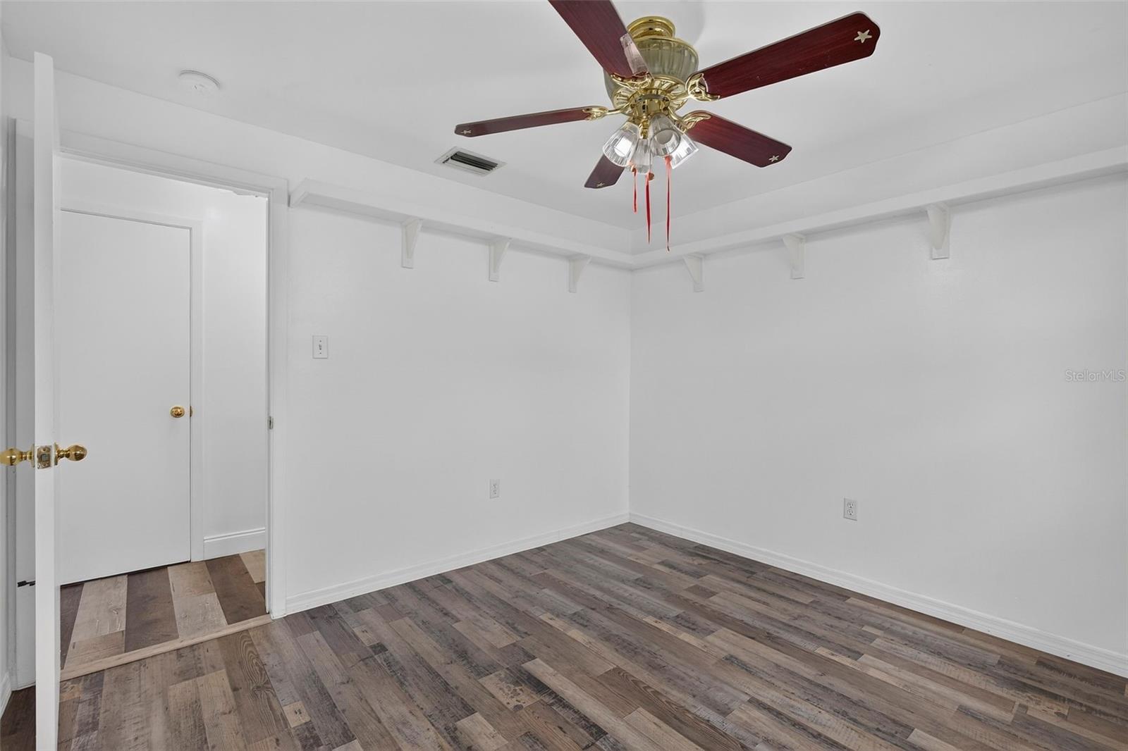 1748 Greenlea Dr Property Photo 30