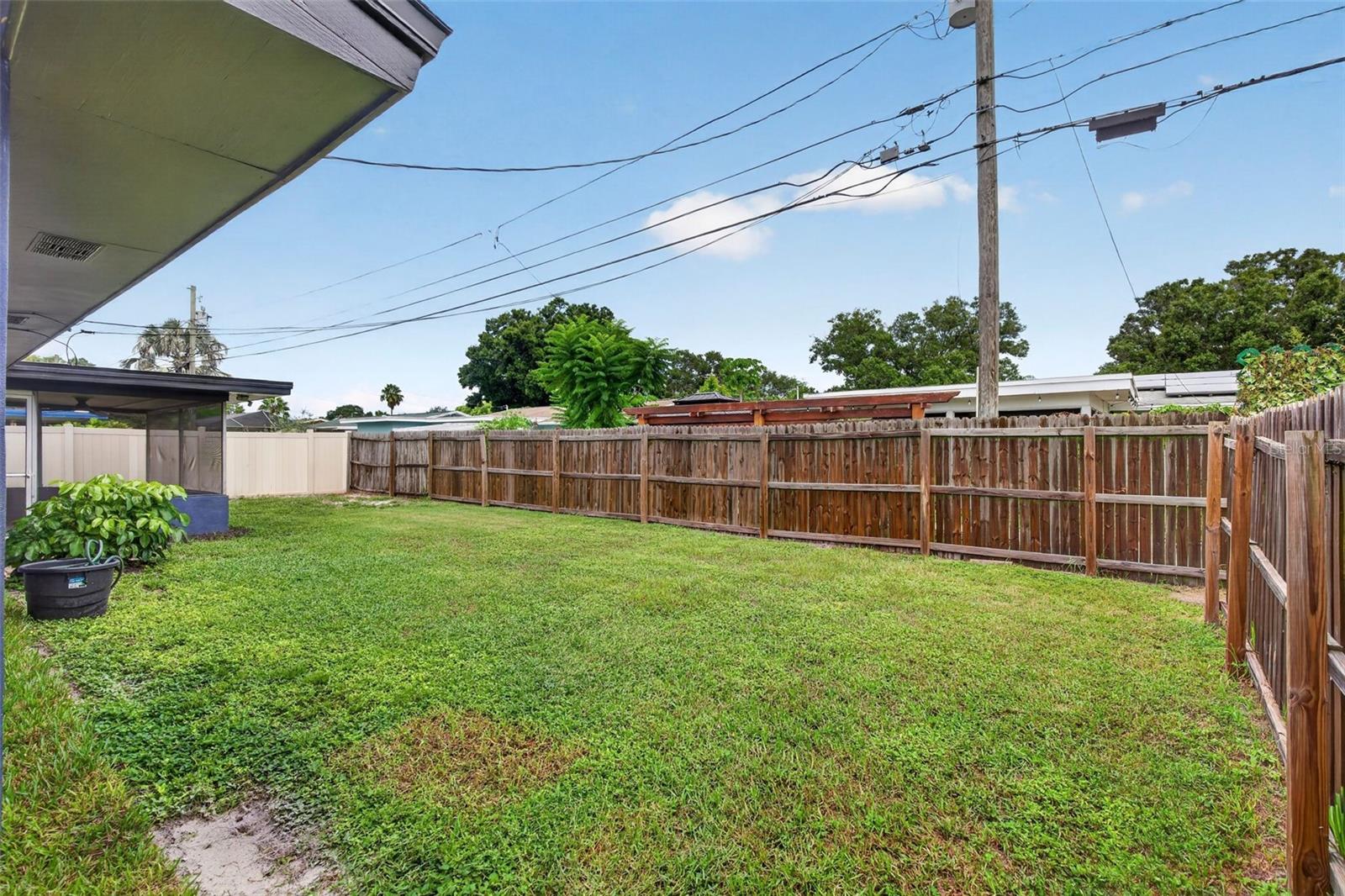 1748 Greenlea Dr Property Photo 47