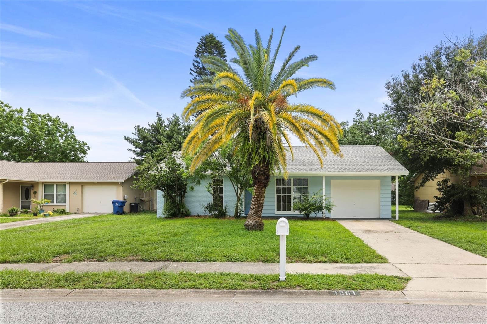 3261 La Verne Ct Property Photo 3