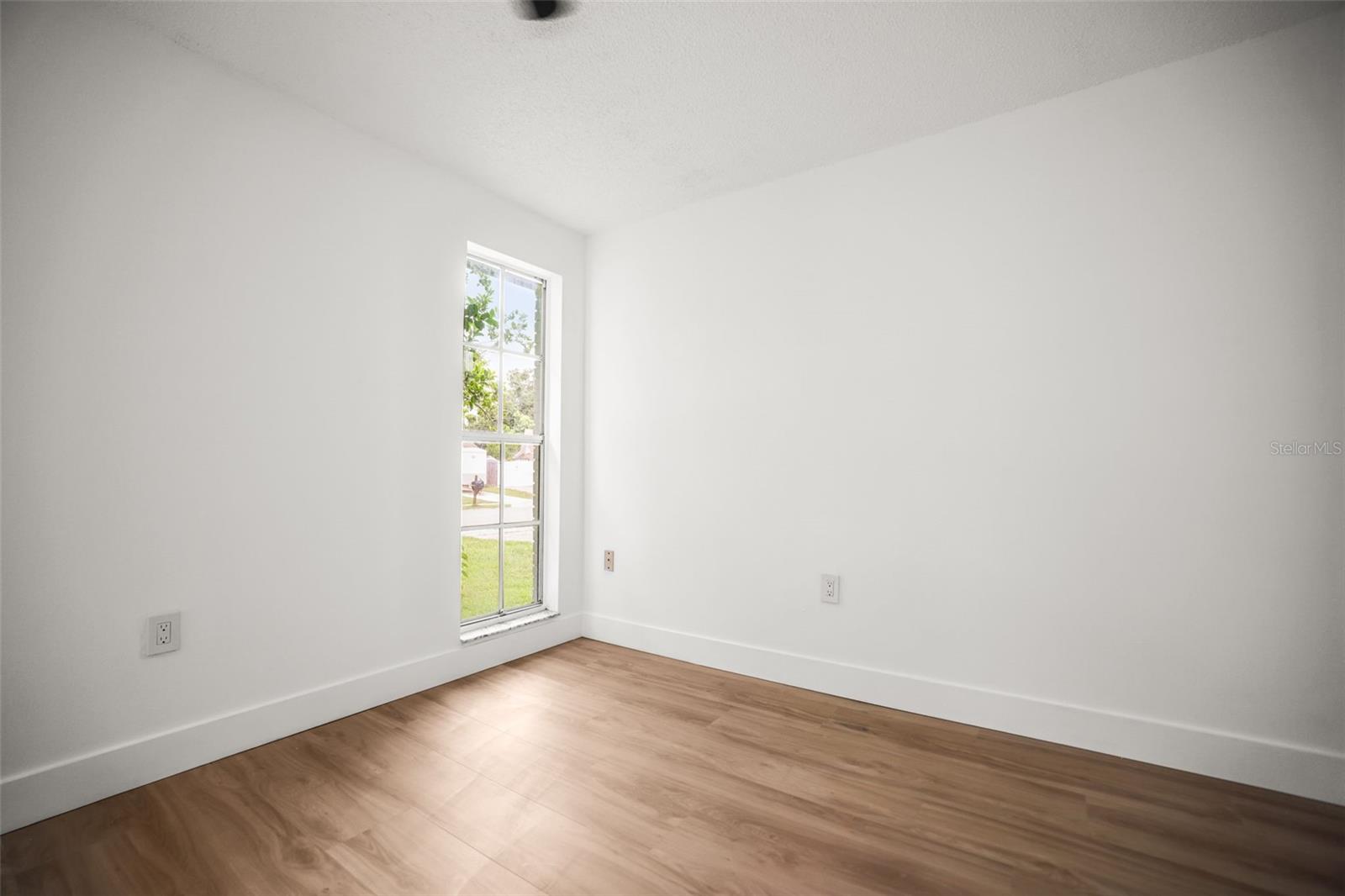 3261 La Verne Ct Property Photo 12