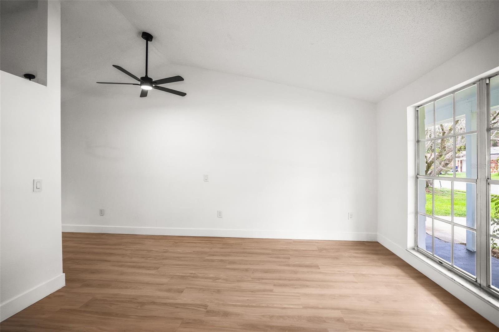 3261 La Verne Ct Property Photo 29