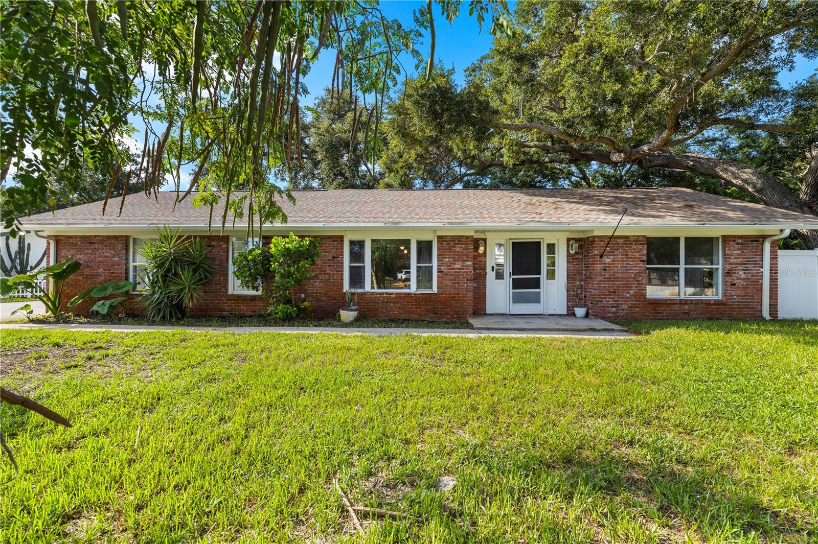 13589 101st Ter Property Photo 4