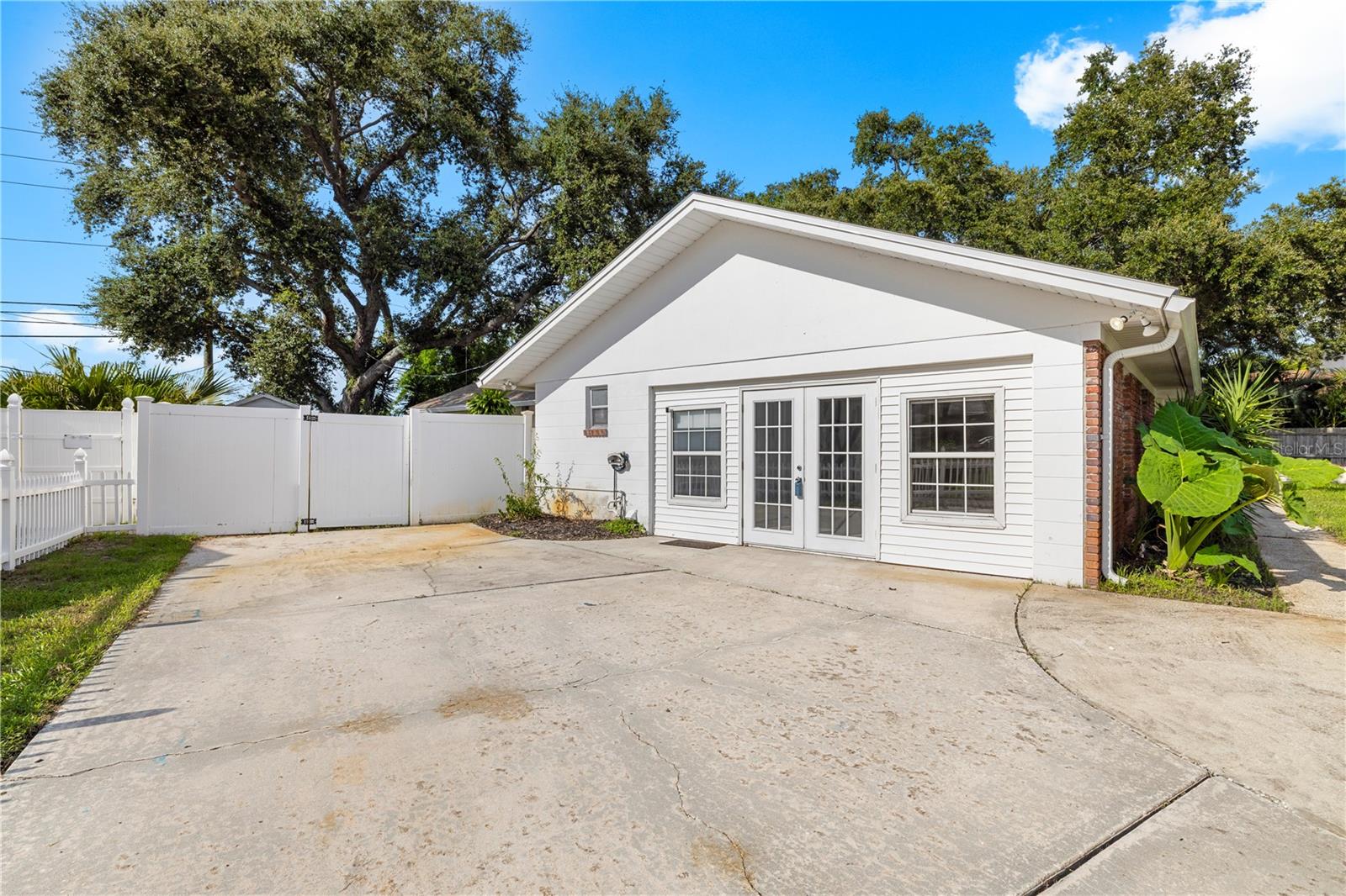 13589 101st Ter Property Photo 5