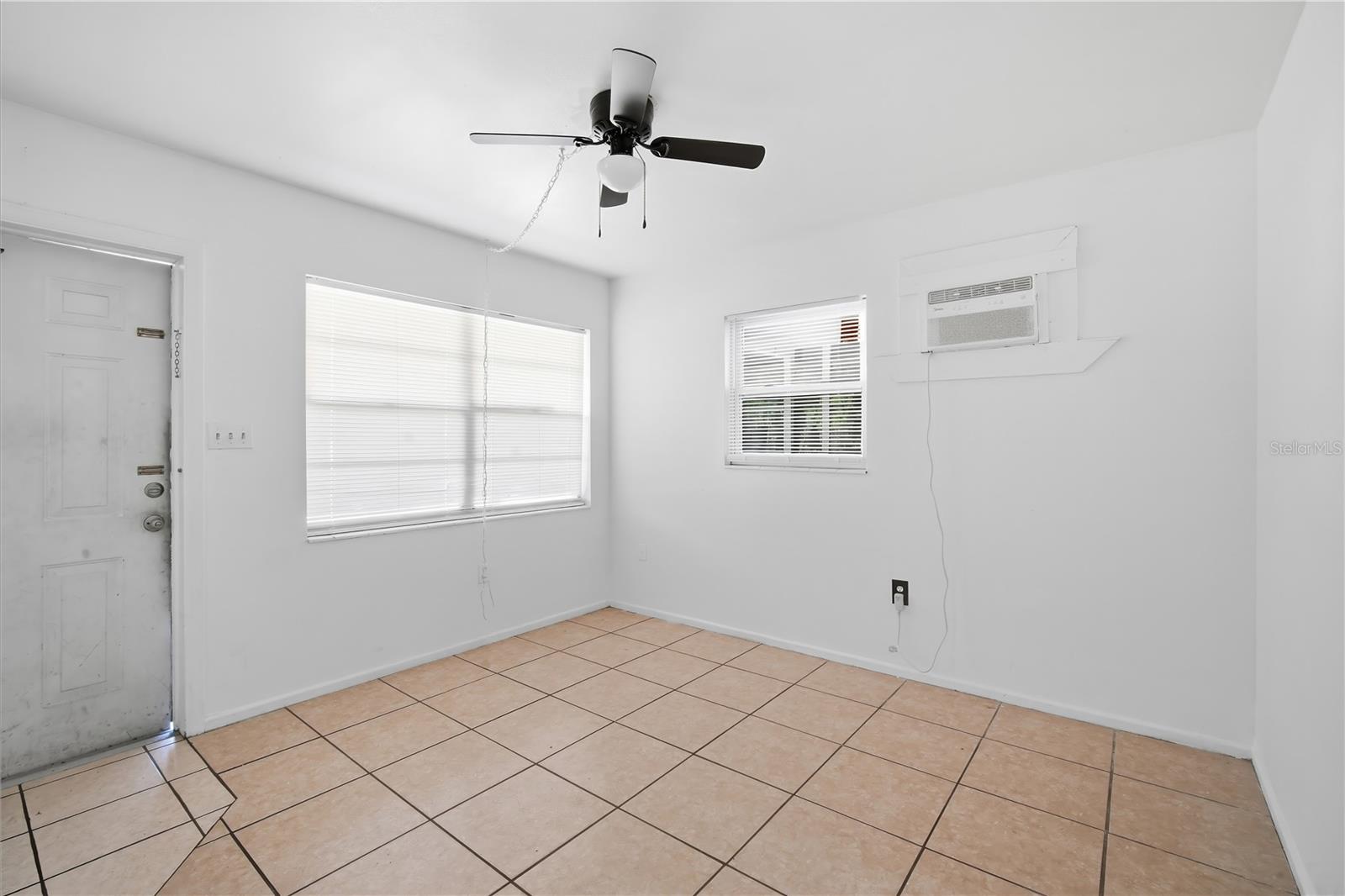 5801 11th Street Ct E Property Photo 6