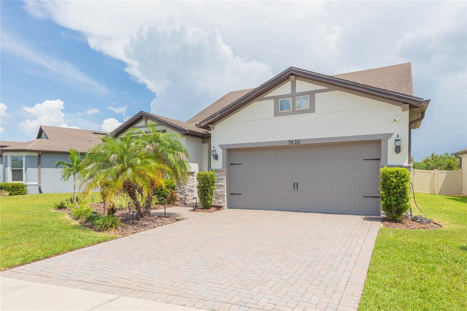 7430 Pool Compass Loop Property Photo 4
