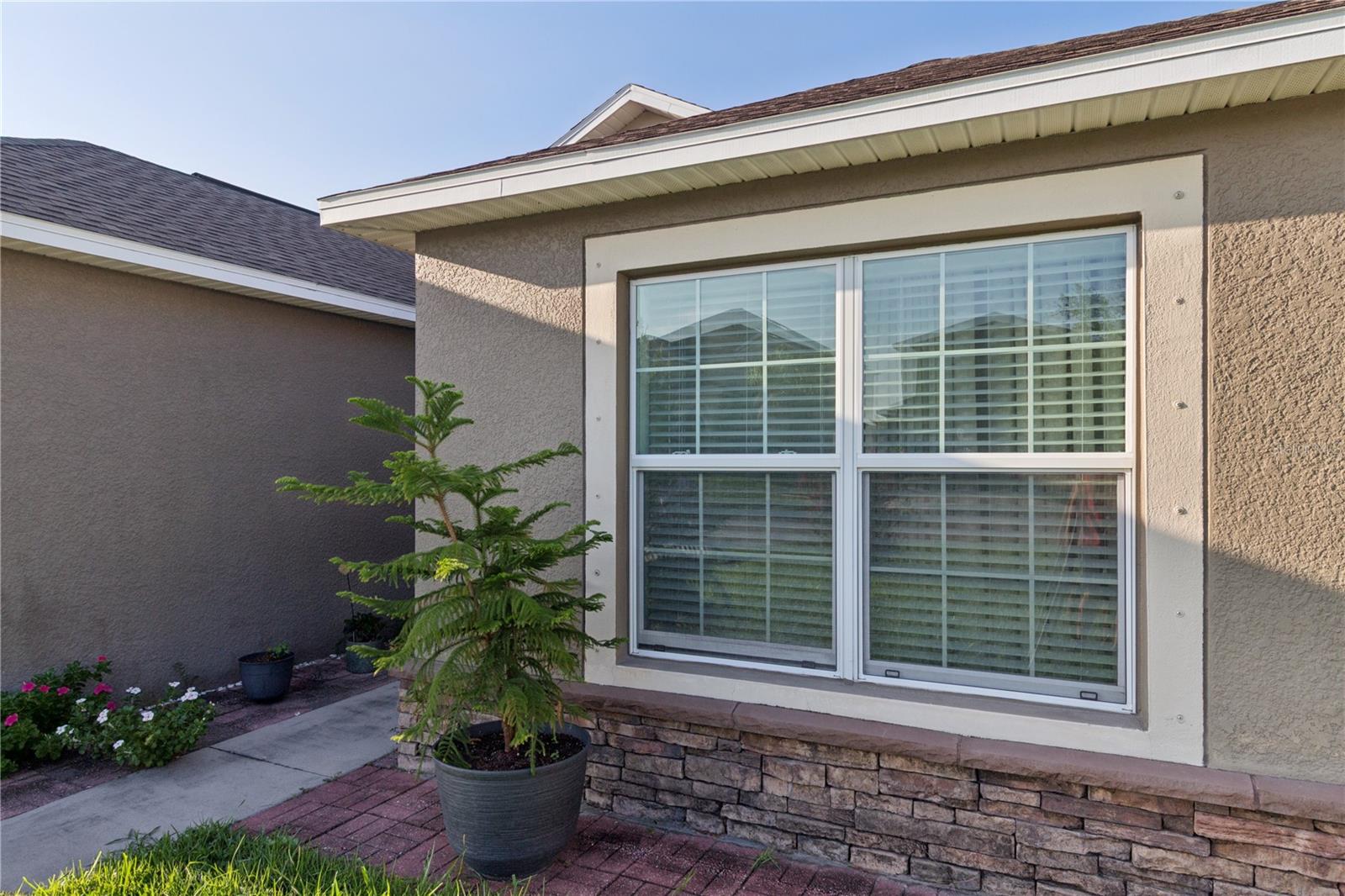 13743 Newport Shores Dr Property Photo 3