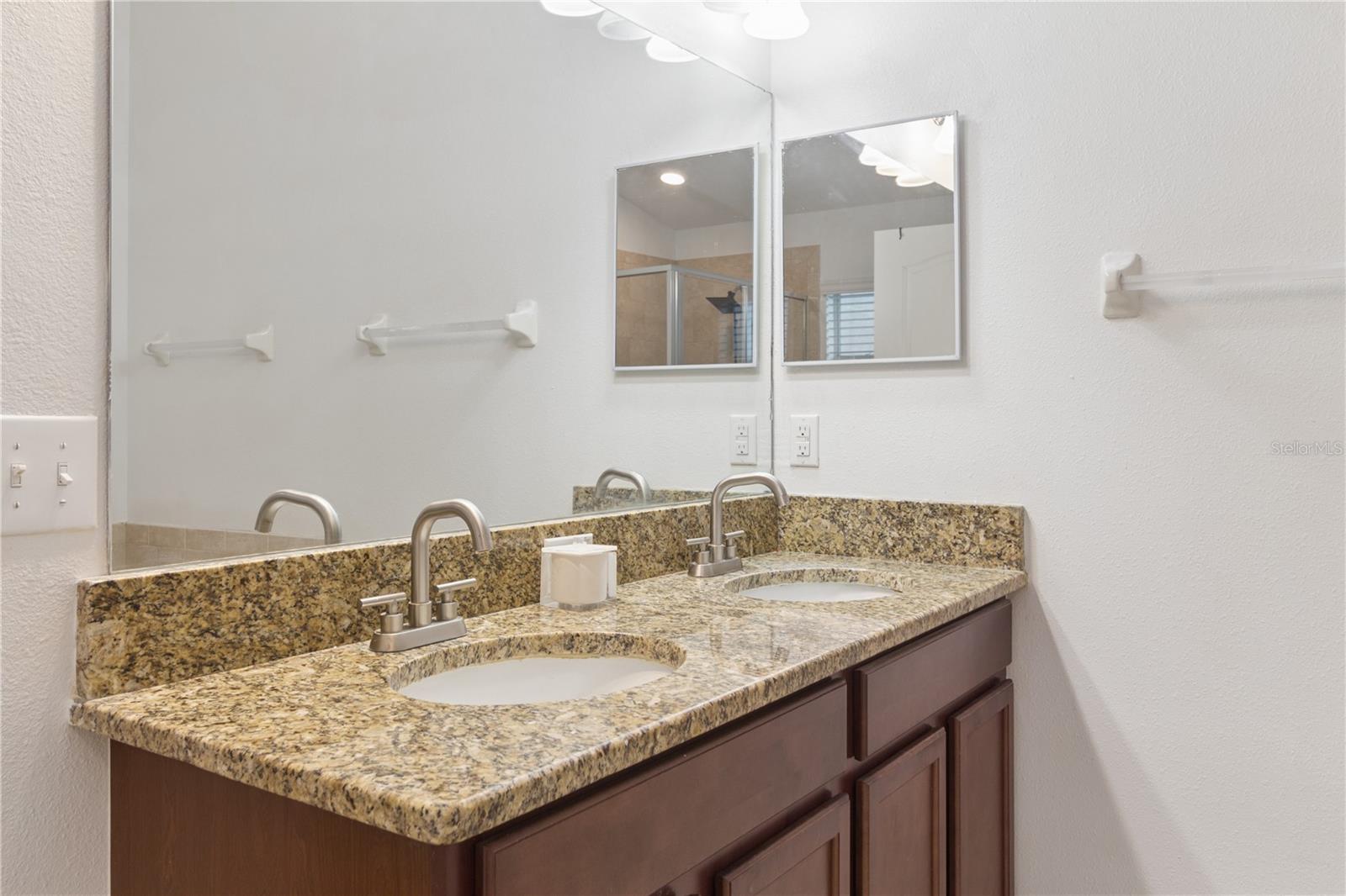 13743 Newport Shores Dr Property Photo 16