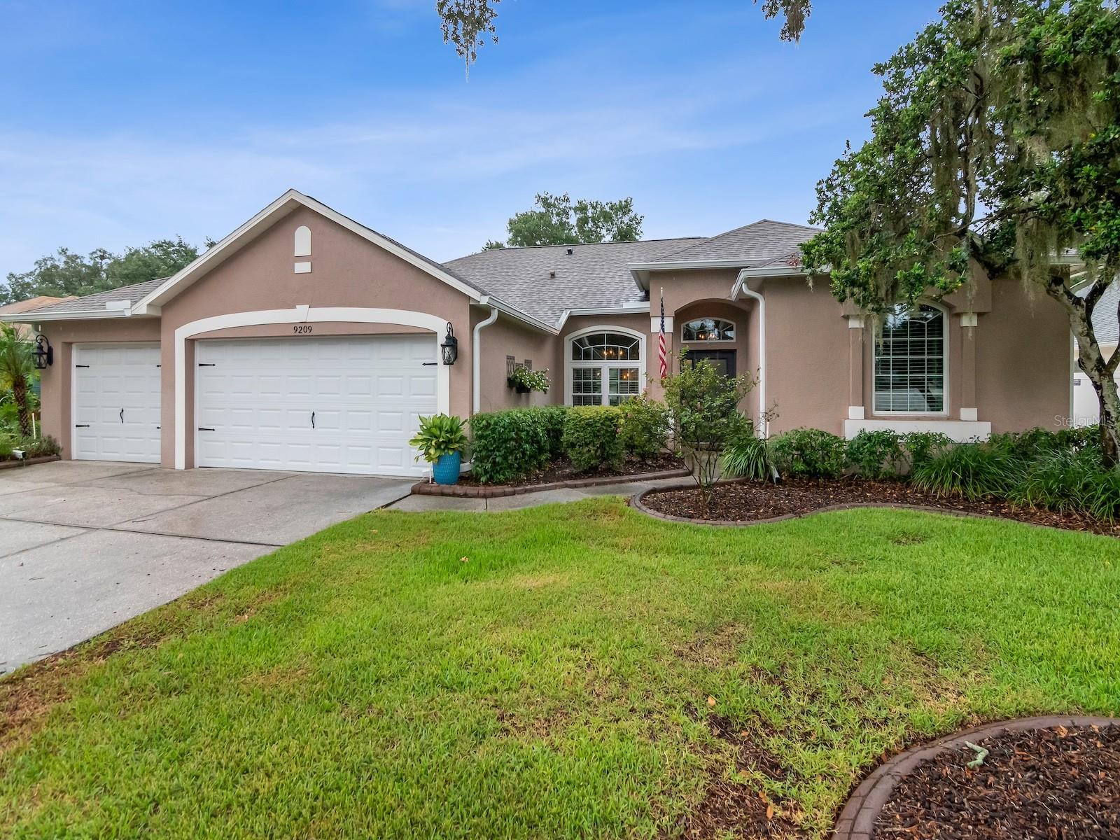 9209 Waterbird Dr Property Photo 1