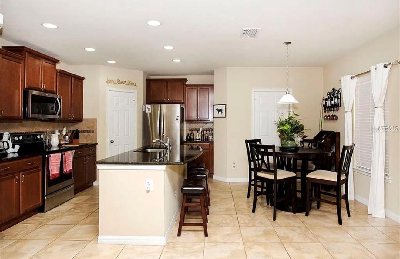 4745 Somerset Hill Ln Property Photo 3