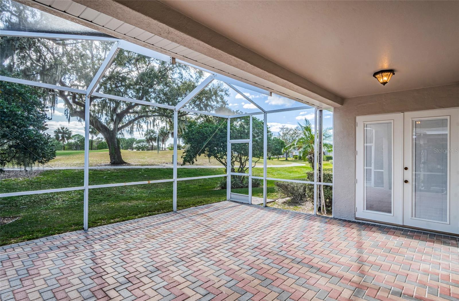 3254 Stonebridge Trl Property Photo 3
