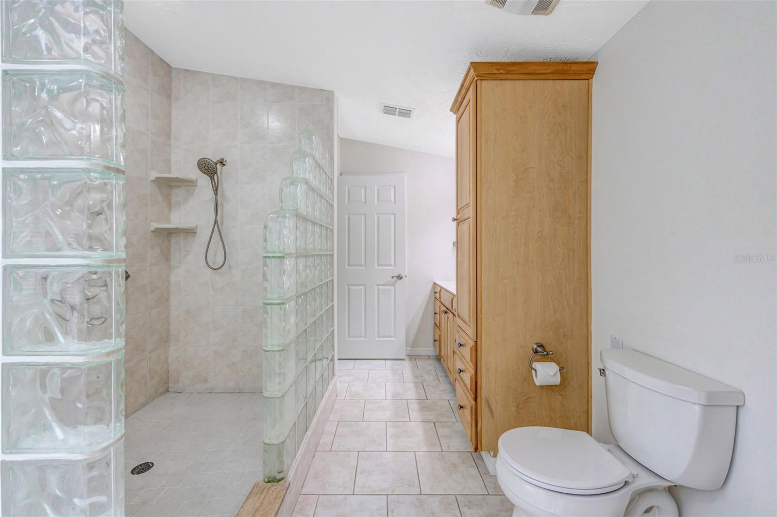 2339 Kings Point Dr Property Photo 29