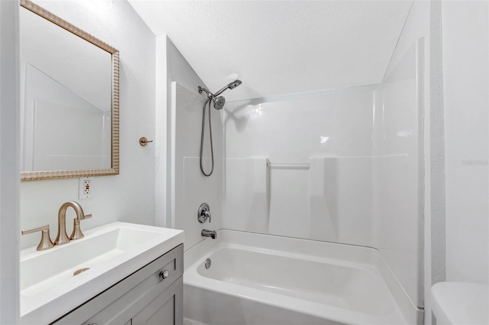 2339 Kings Point Dr Property Photo 62
