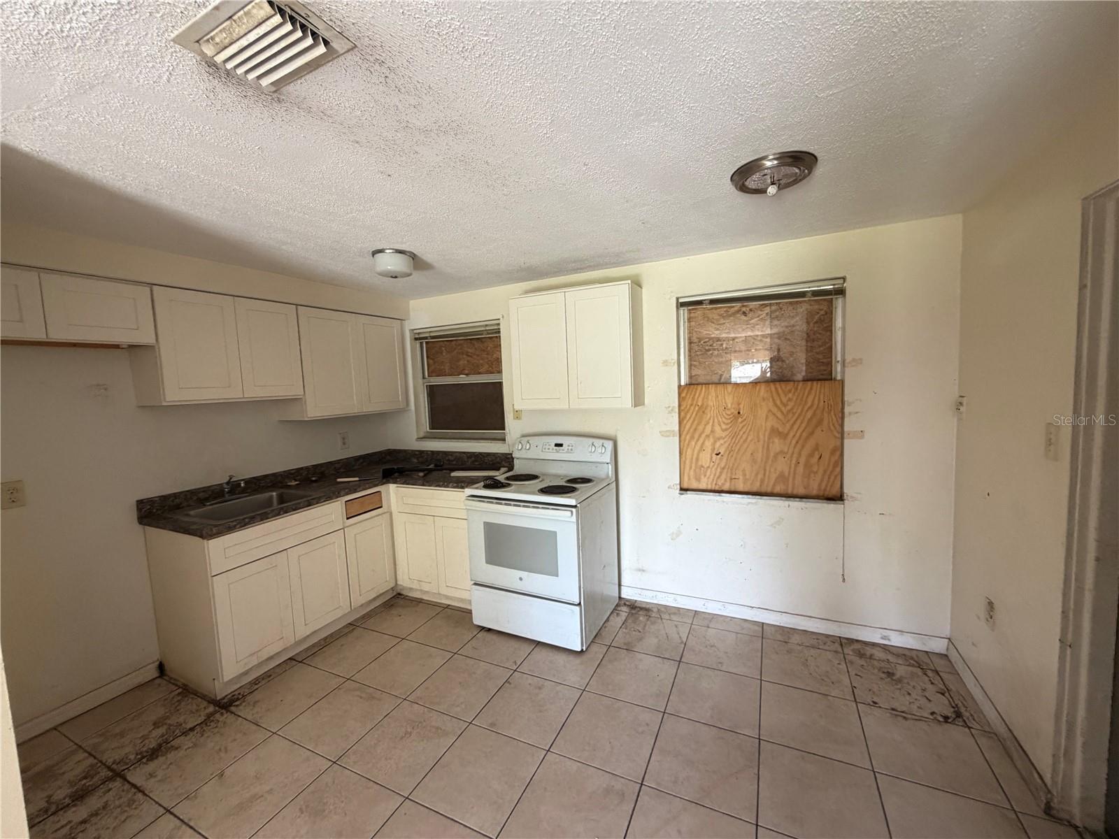 1764 24th St Property Photo 10