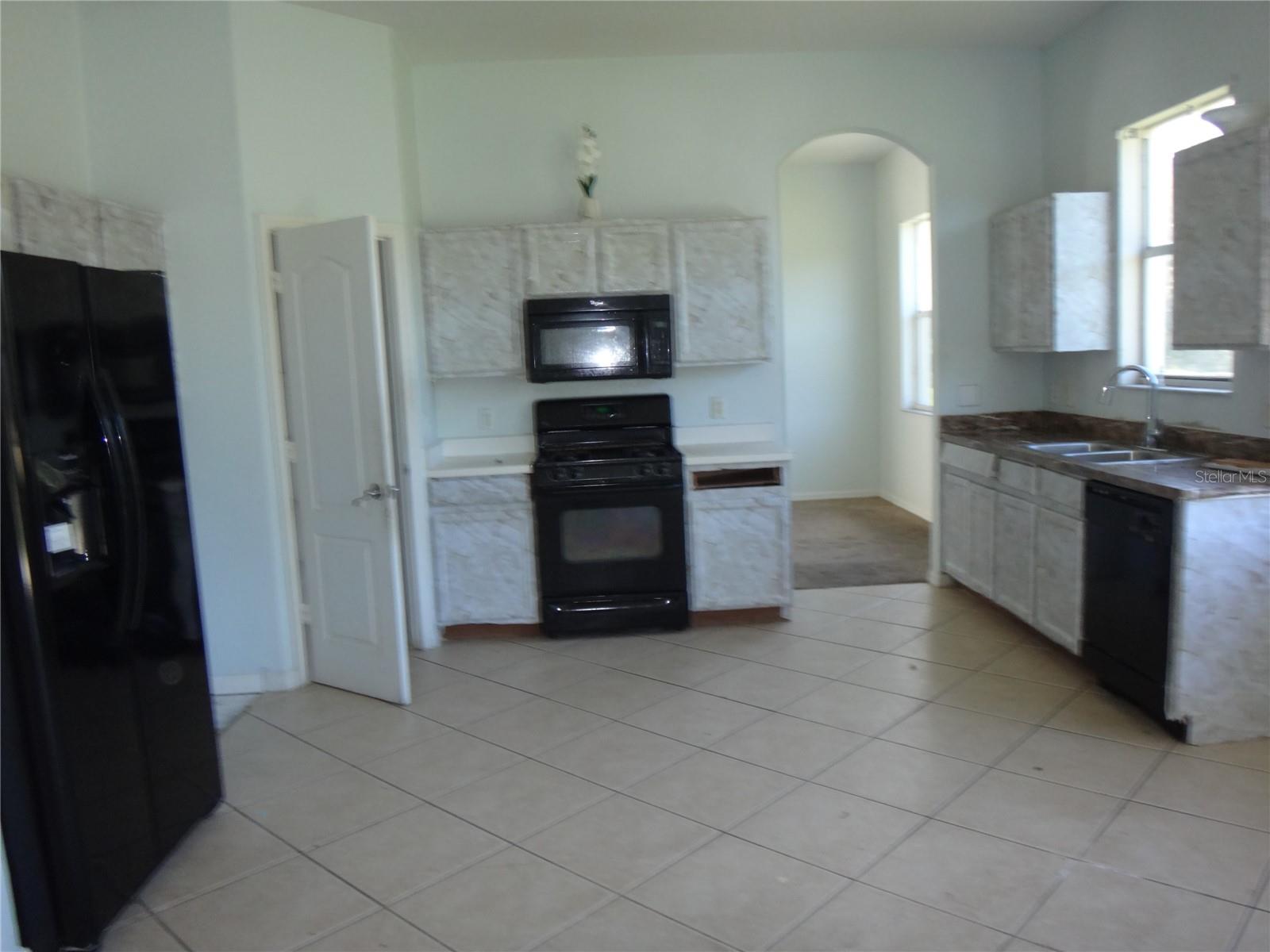 19939 Tamiami Ave Property Photo 5