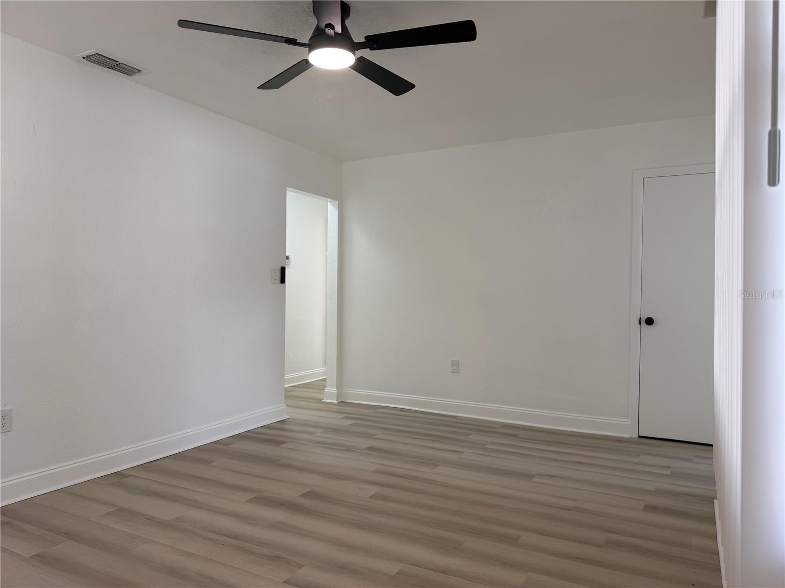 1705 E Bird St Property Photo 2
