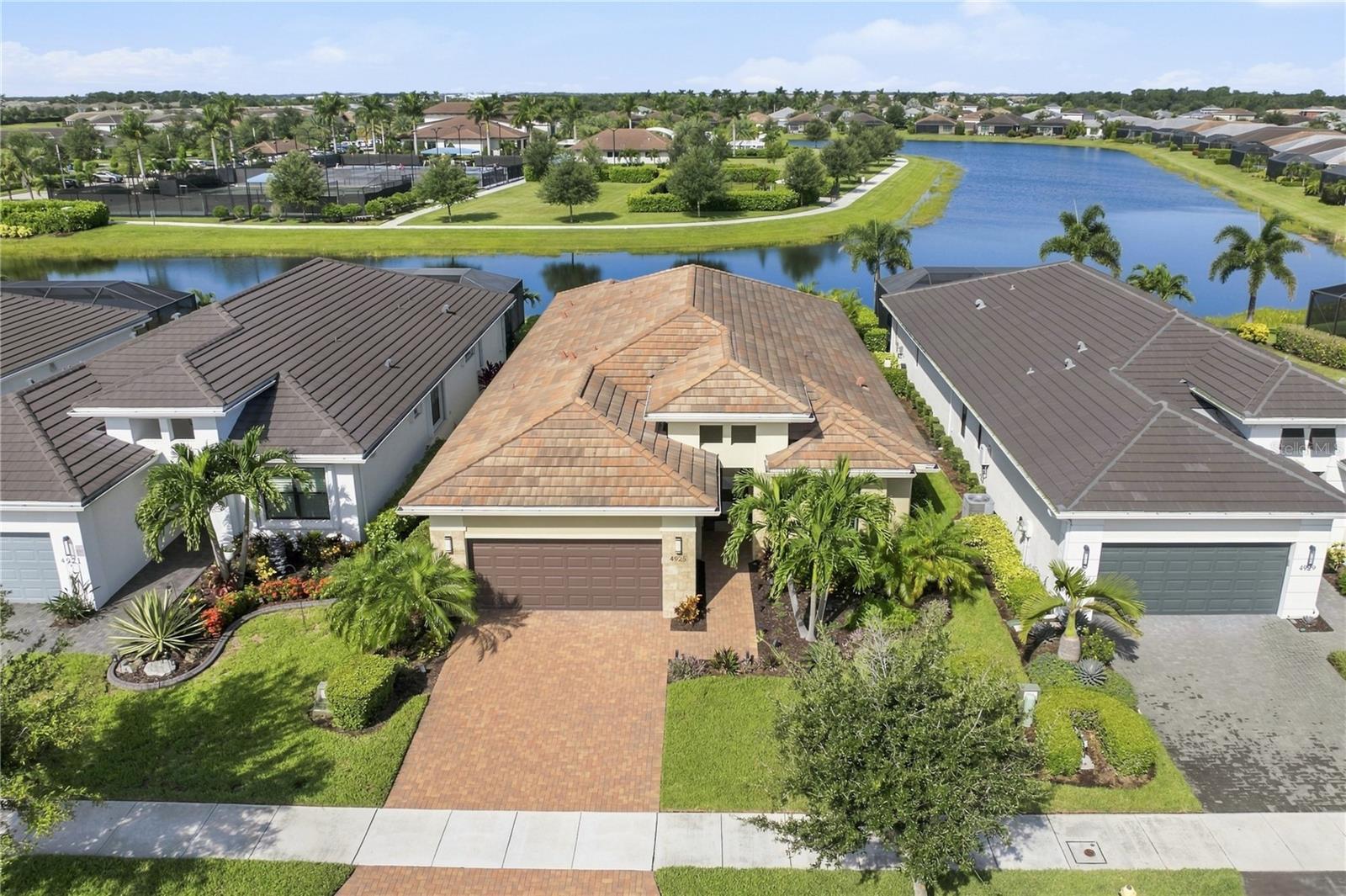 4925 Surfside Cir Property Photo 45