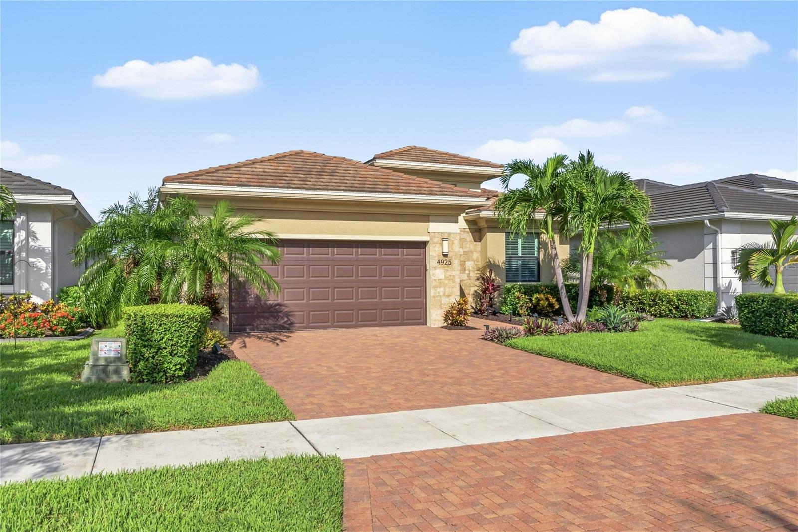 4925 Surfside Cir Property Photo 48