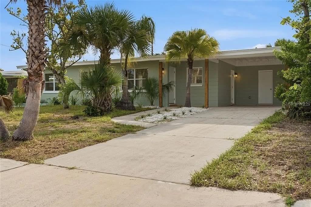 1060 JACKSON ST Property Photo 1