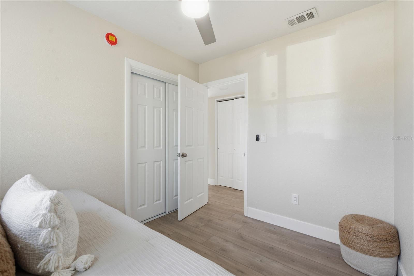 1060 Jackson St Property Photo 17