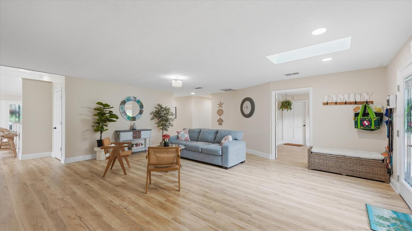 15127 Pennington Rd Property Photo 10