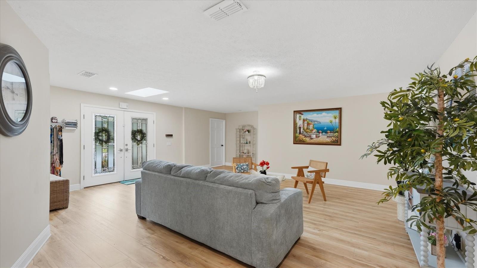 15127 Pennington Rd Property Photo 12