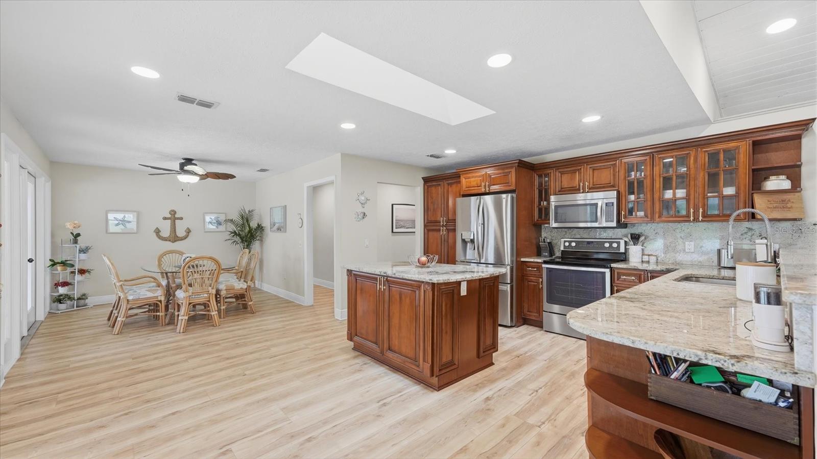 15127 Pennington Rd Property Photo 13