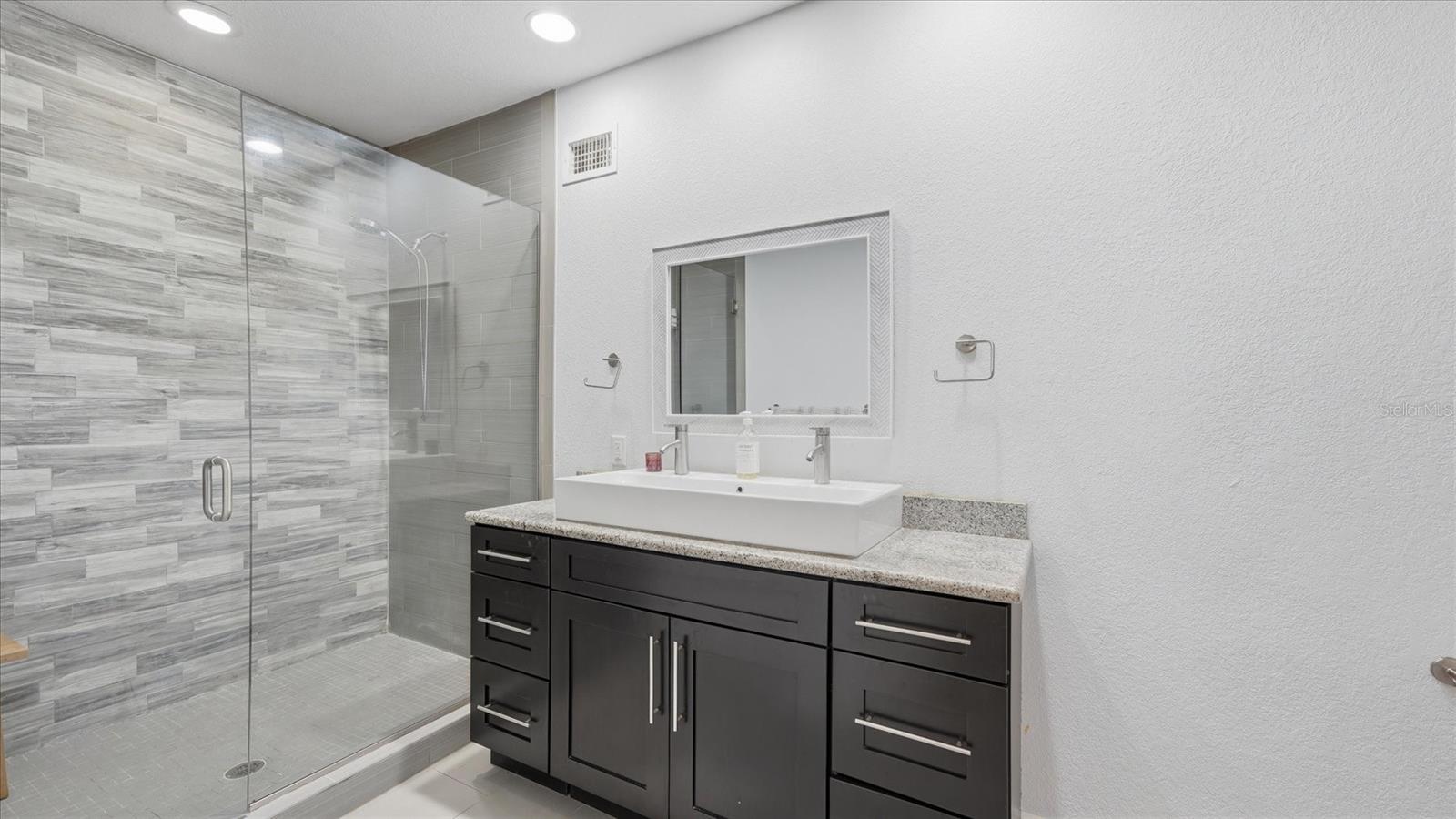 15127 Pennington Rd Property Photo 58