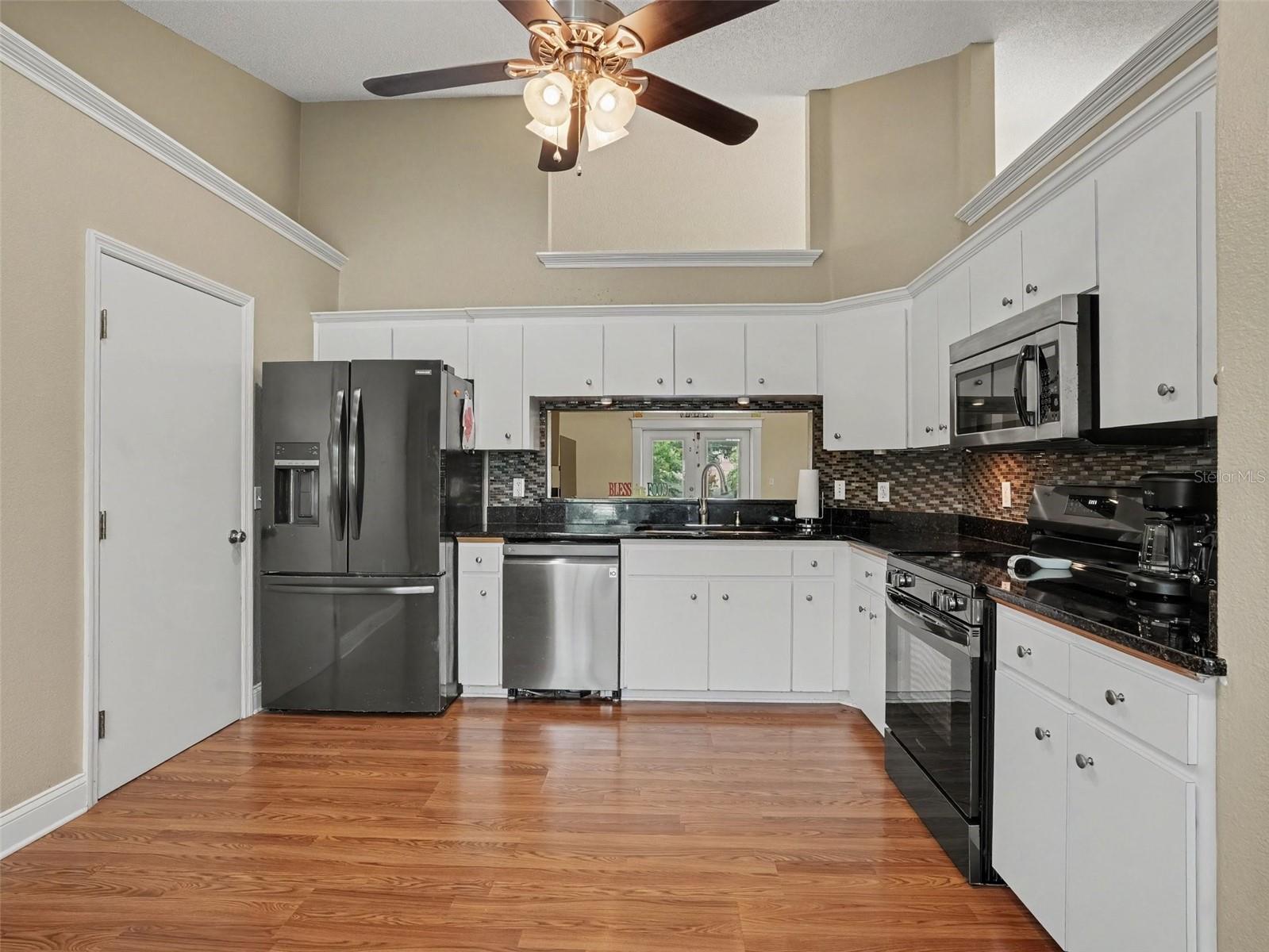 128 Brighton Cir Property Photo 5