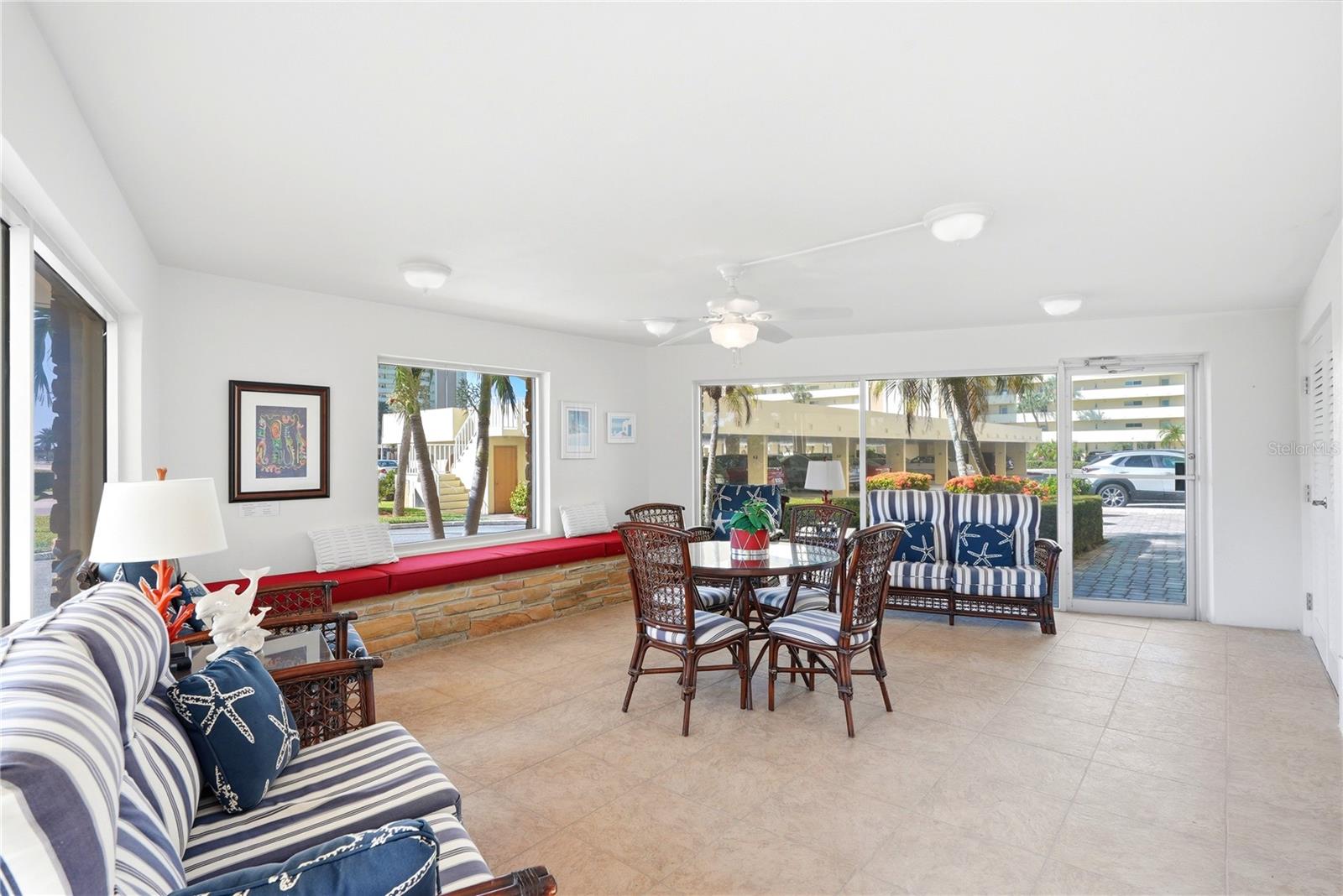 4725 Cove Cir #306 Property Photo 21