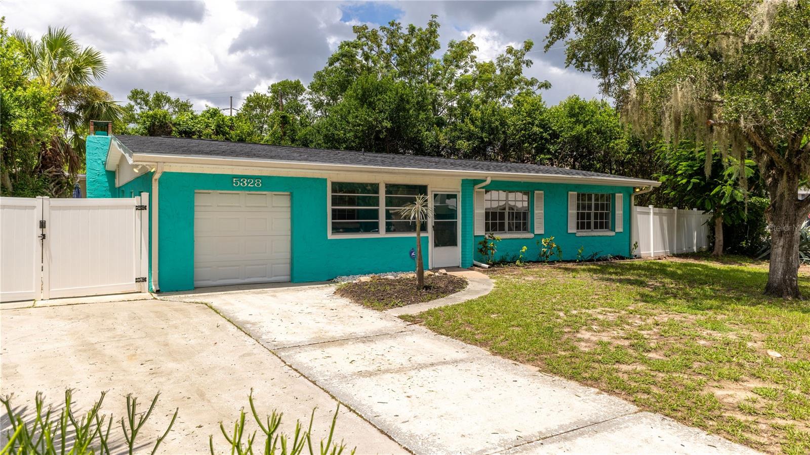 5328 Rainbow Dr Property Photo 2