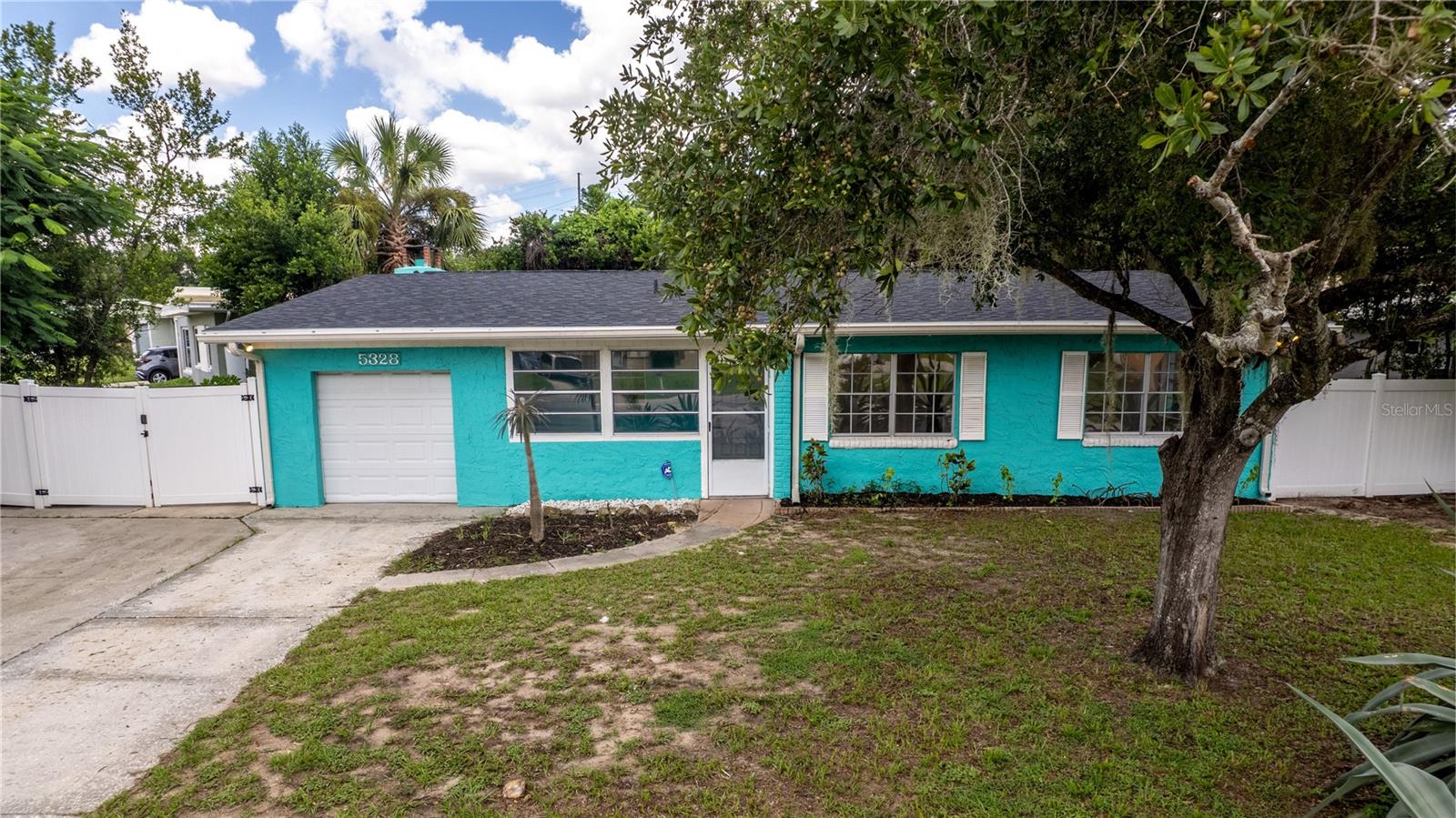 5328 Rainbow Dr Property Photo 3