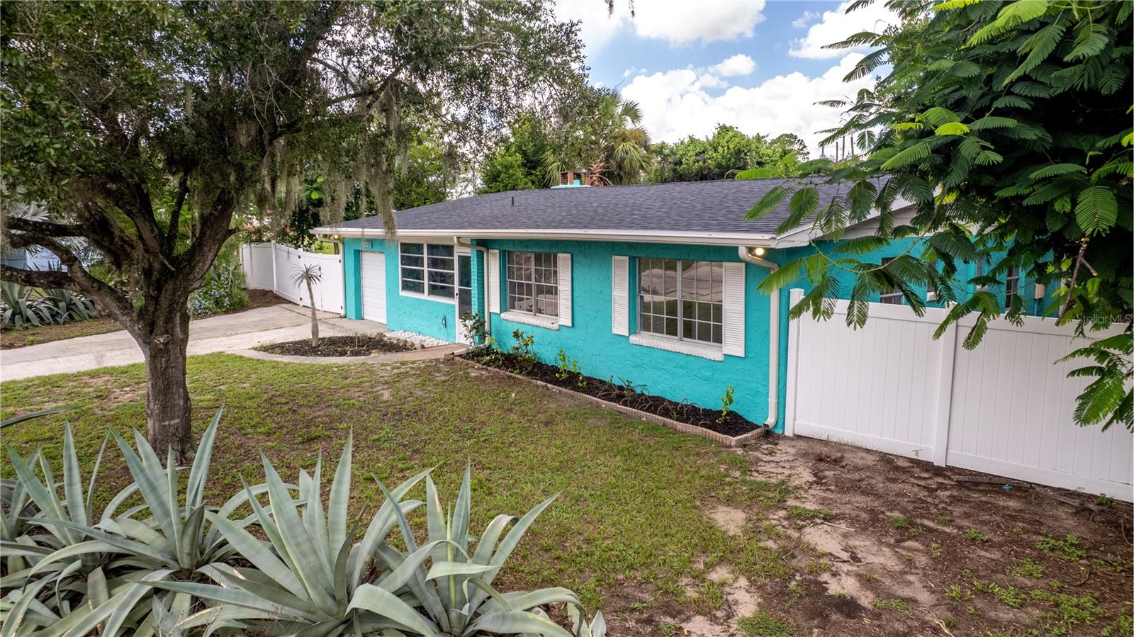 5328 Rainbow Dr Property Photo 5
