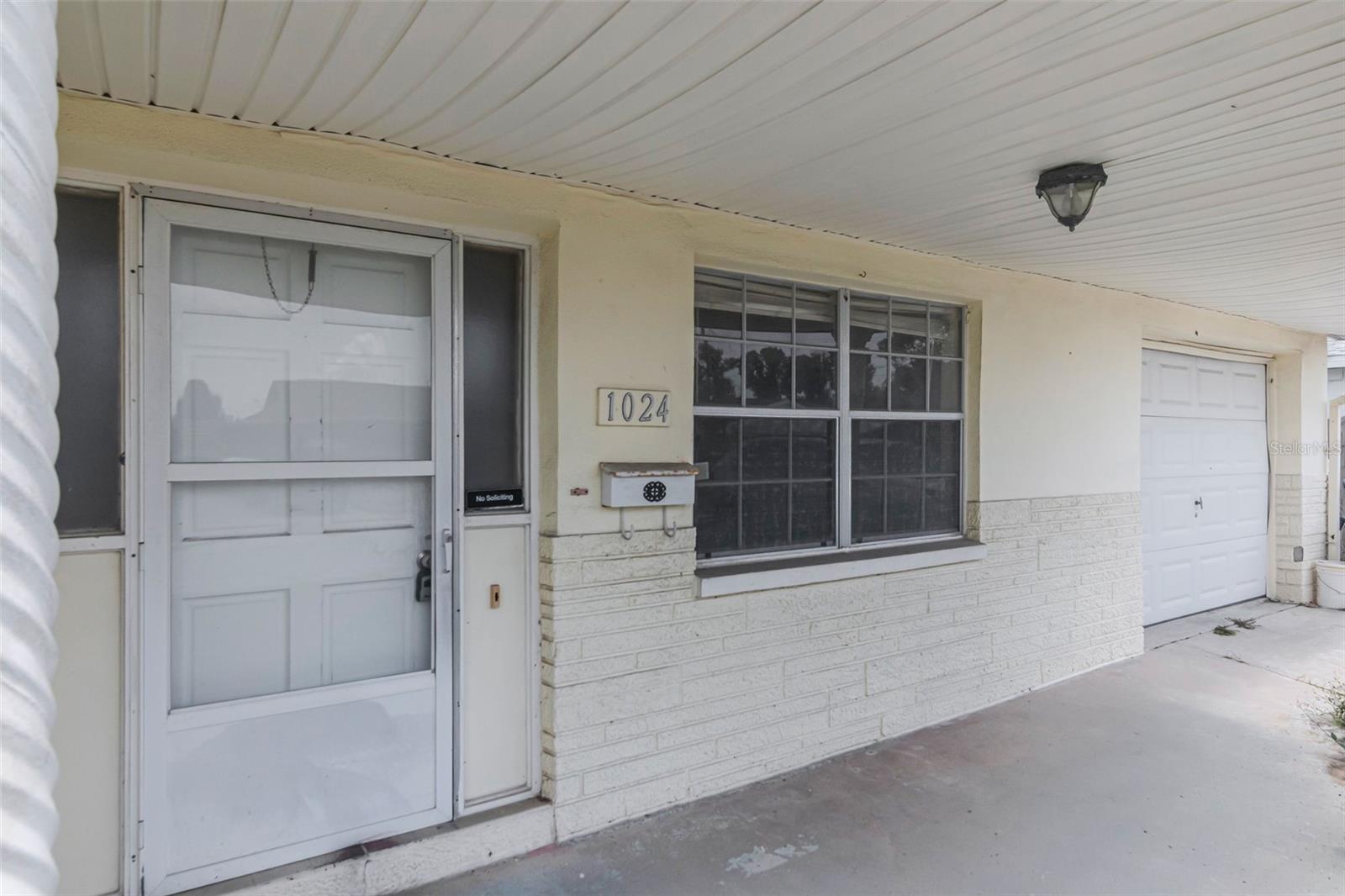 1024 Viking Dr Property Photo 4