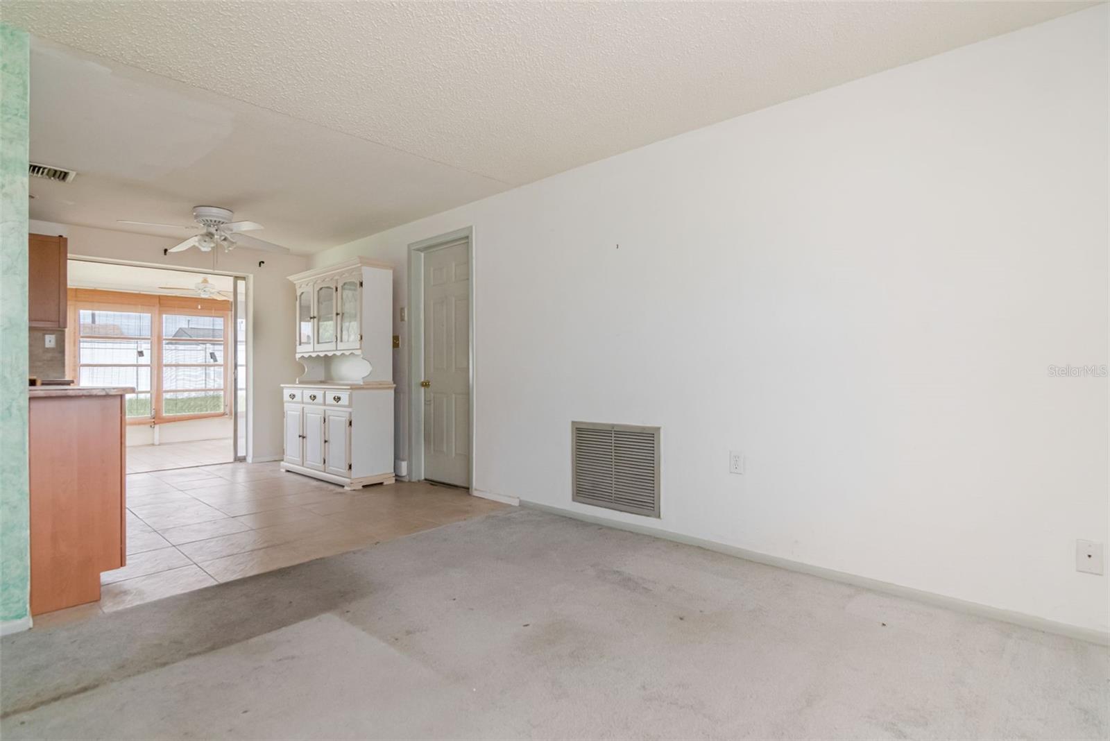 1024 Viking Dr Property Photo 11