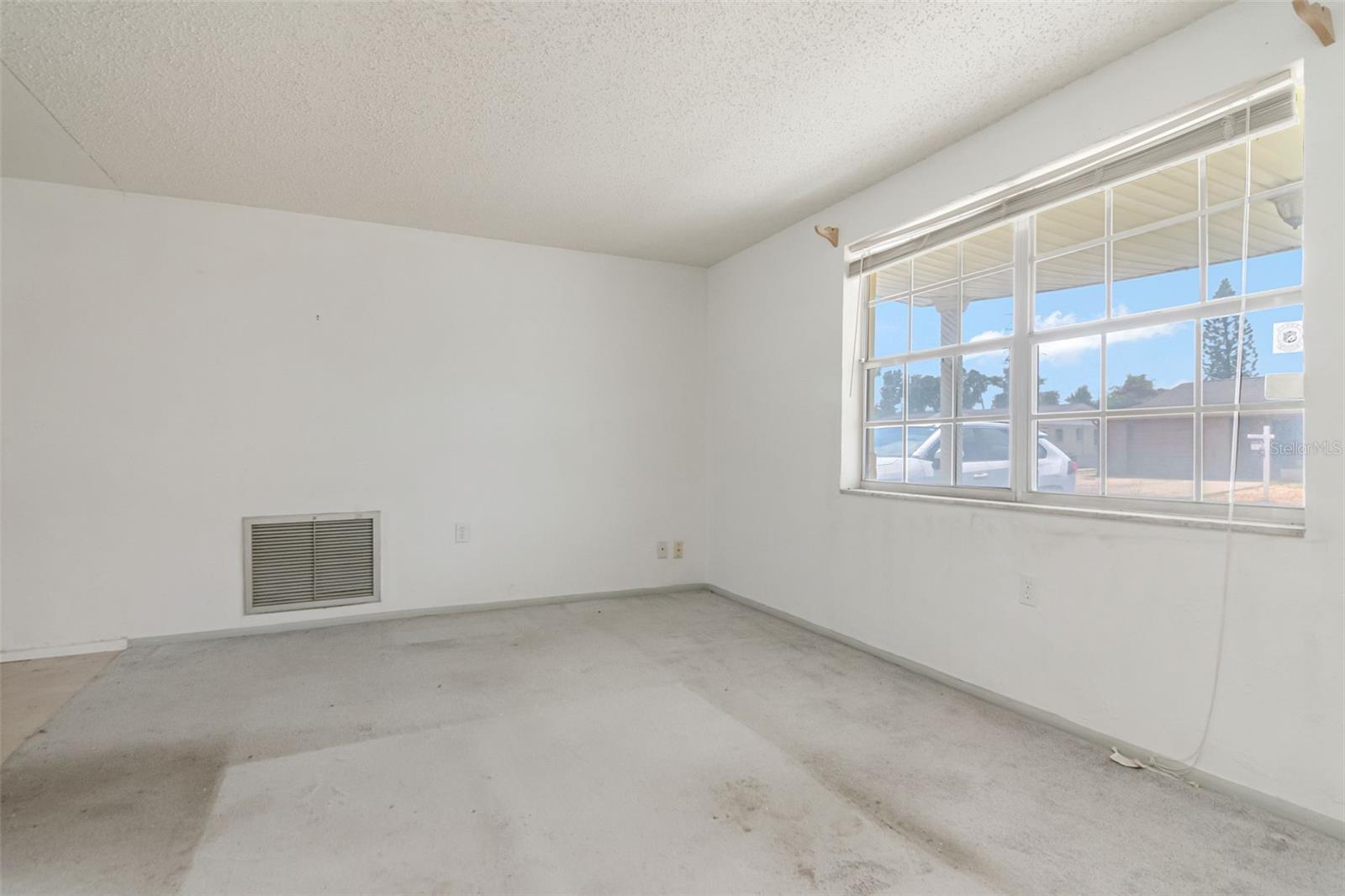 1024 Viking Dr Property Photo 12