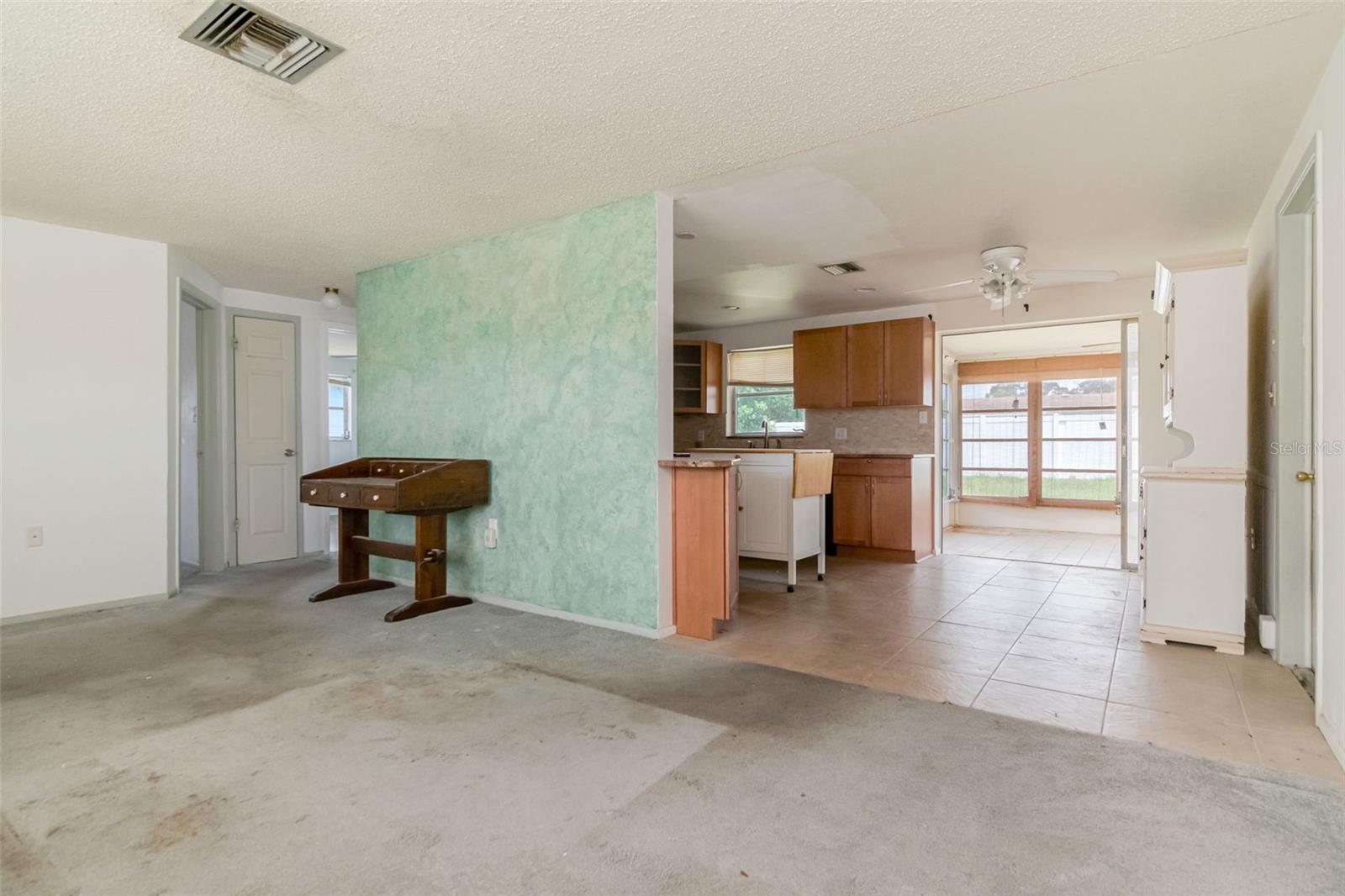 1024 Viking Dr Property Photo 16