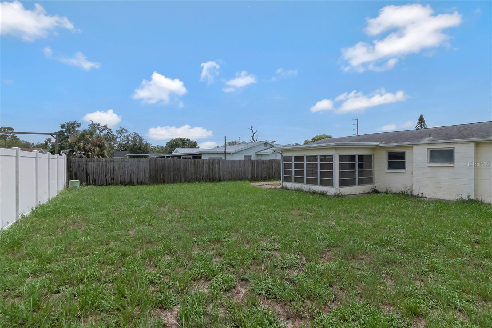 1024 Viking Dr Property Photo 31