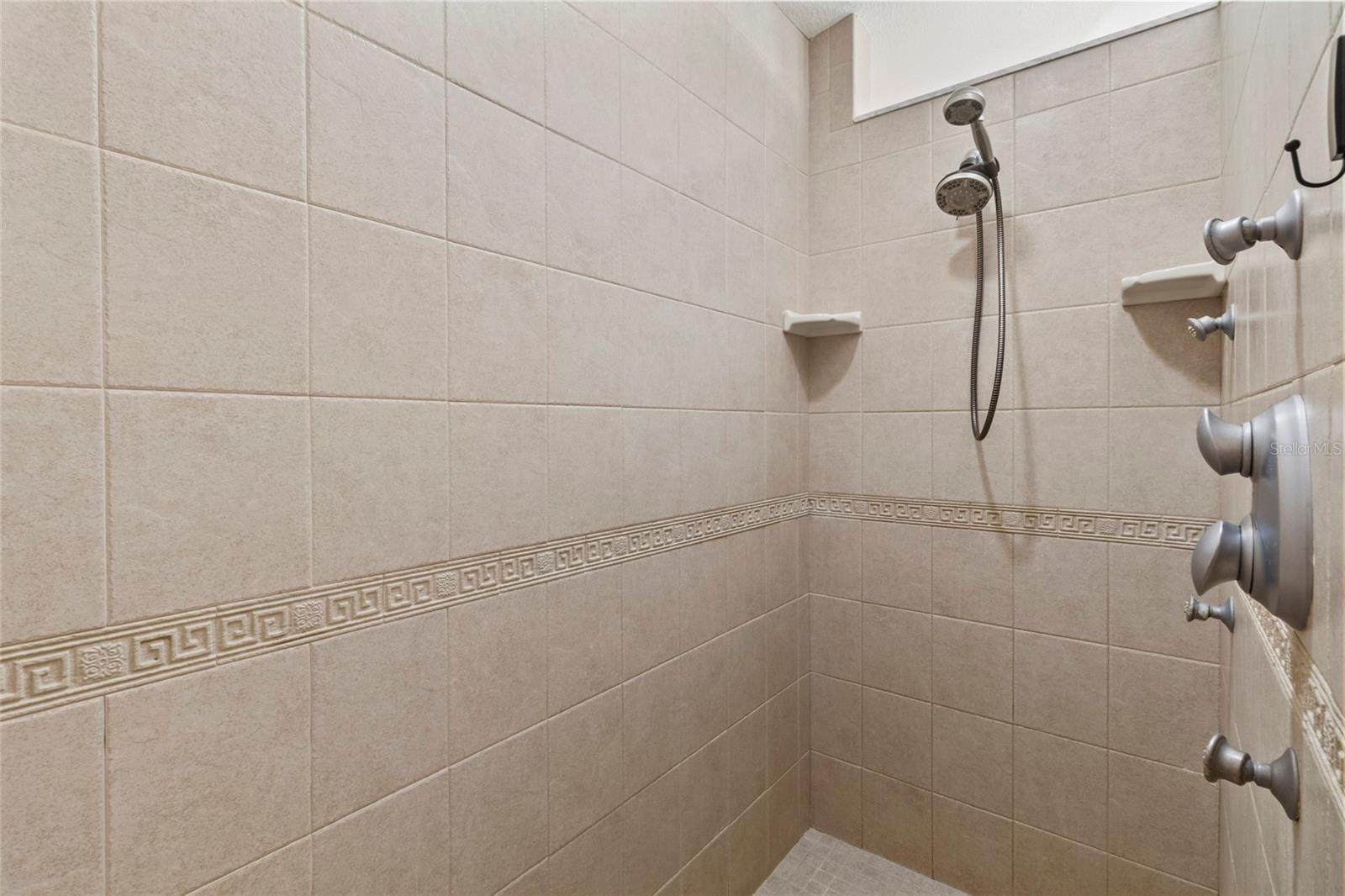 55 Velma Dr W Property Photo 24