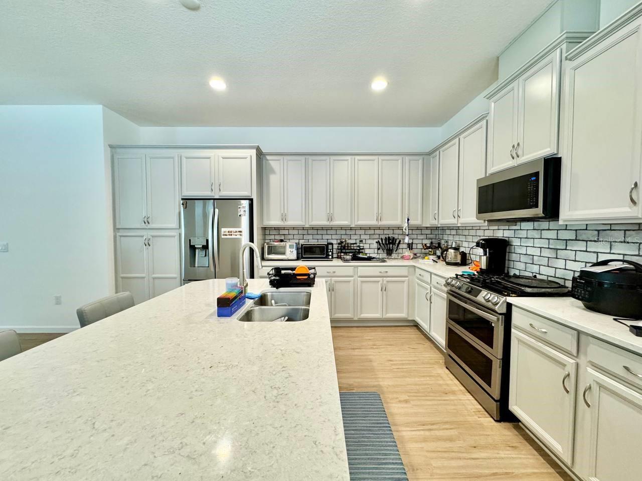 827 Winterside Dr Property Photo 8