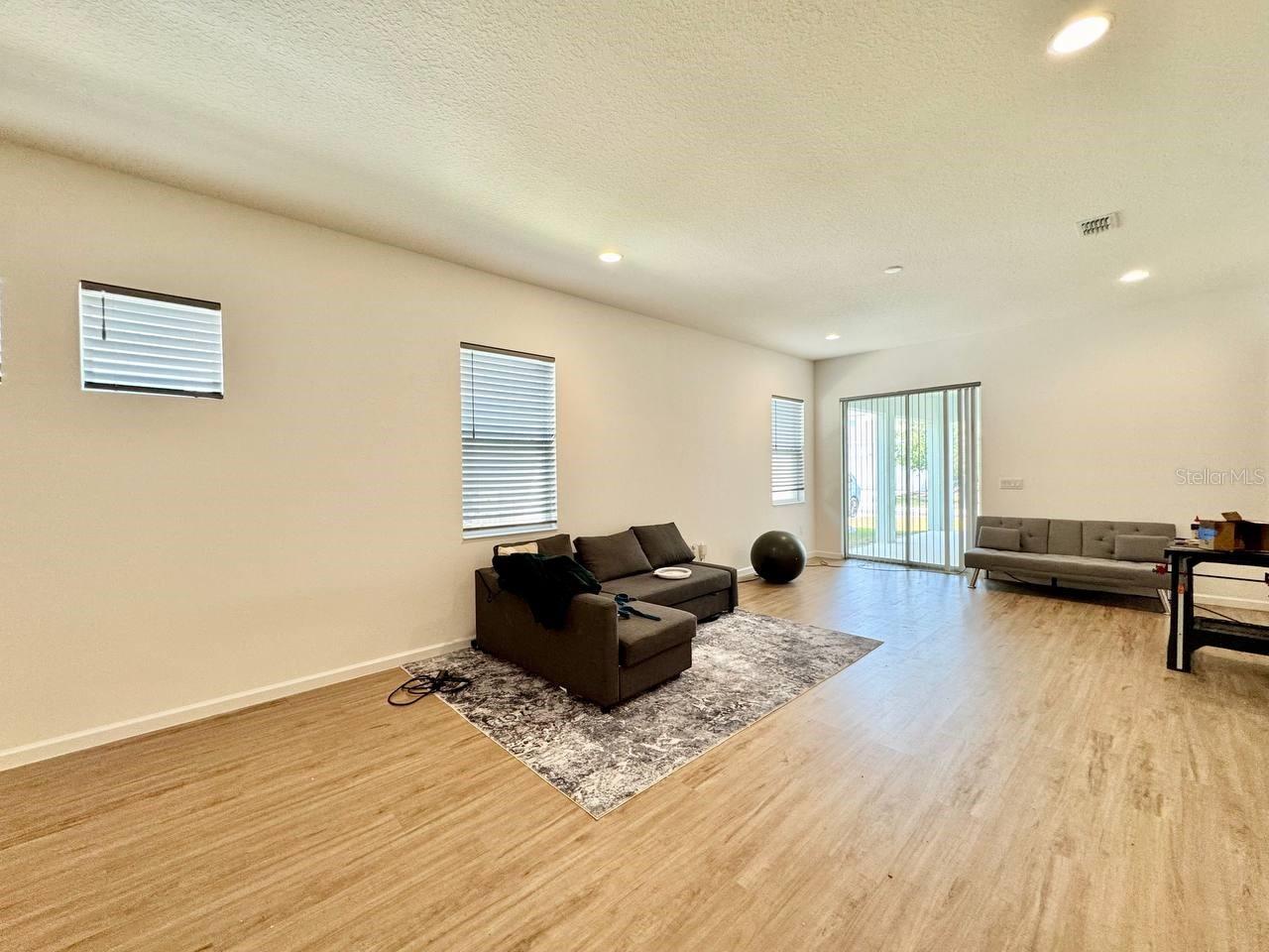 827 Winterside Dr Property Photo 12