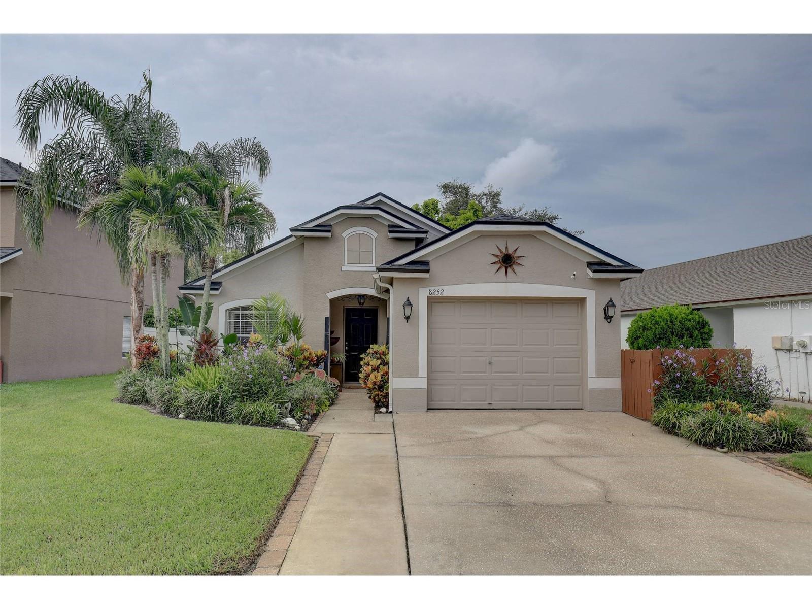8252 Crescent Moon Dr Property Photo 1