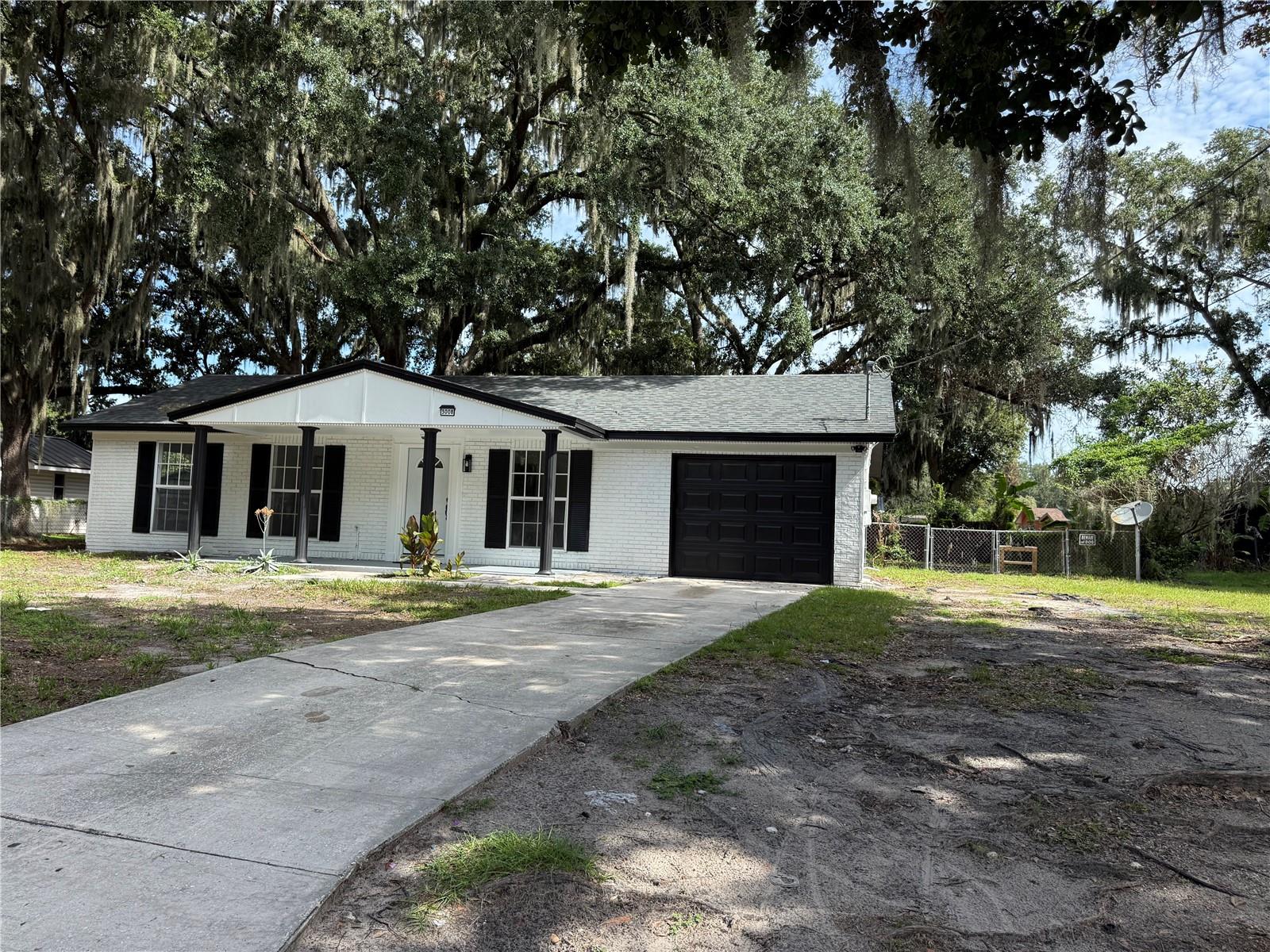 3008 Oakview Ln Property Photo