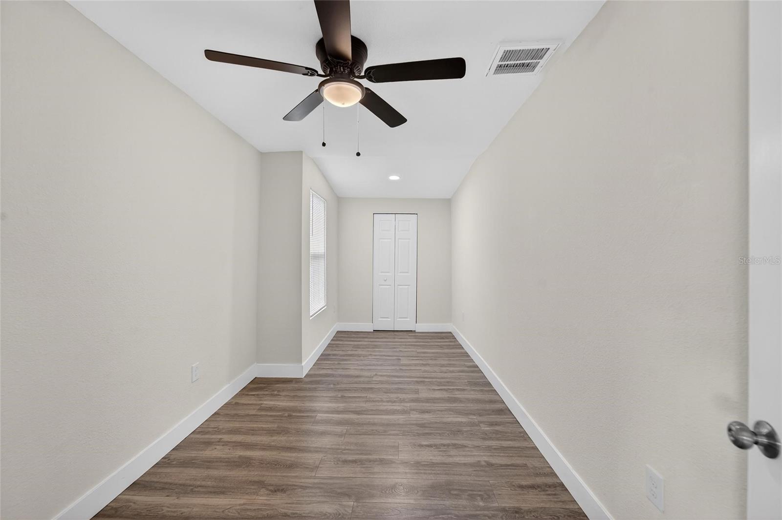 2525 W Beach St Property Photo 21