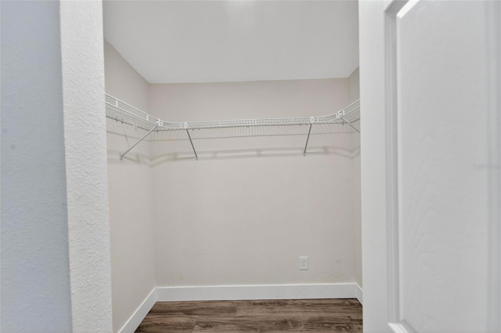 2525 W Beach St Property Photo 22