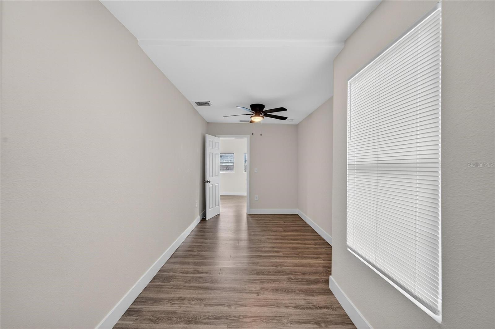 2525 W Beach St Property Photo 23