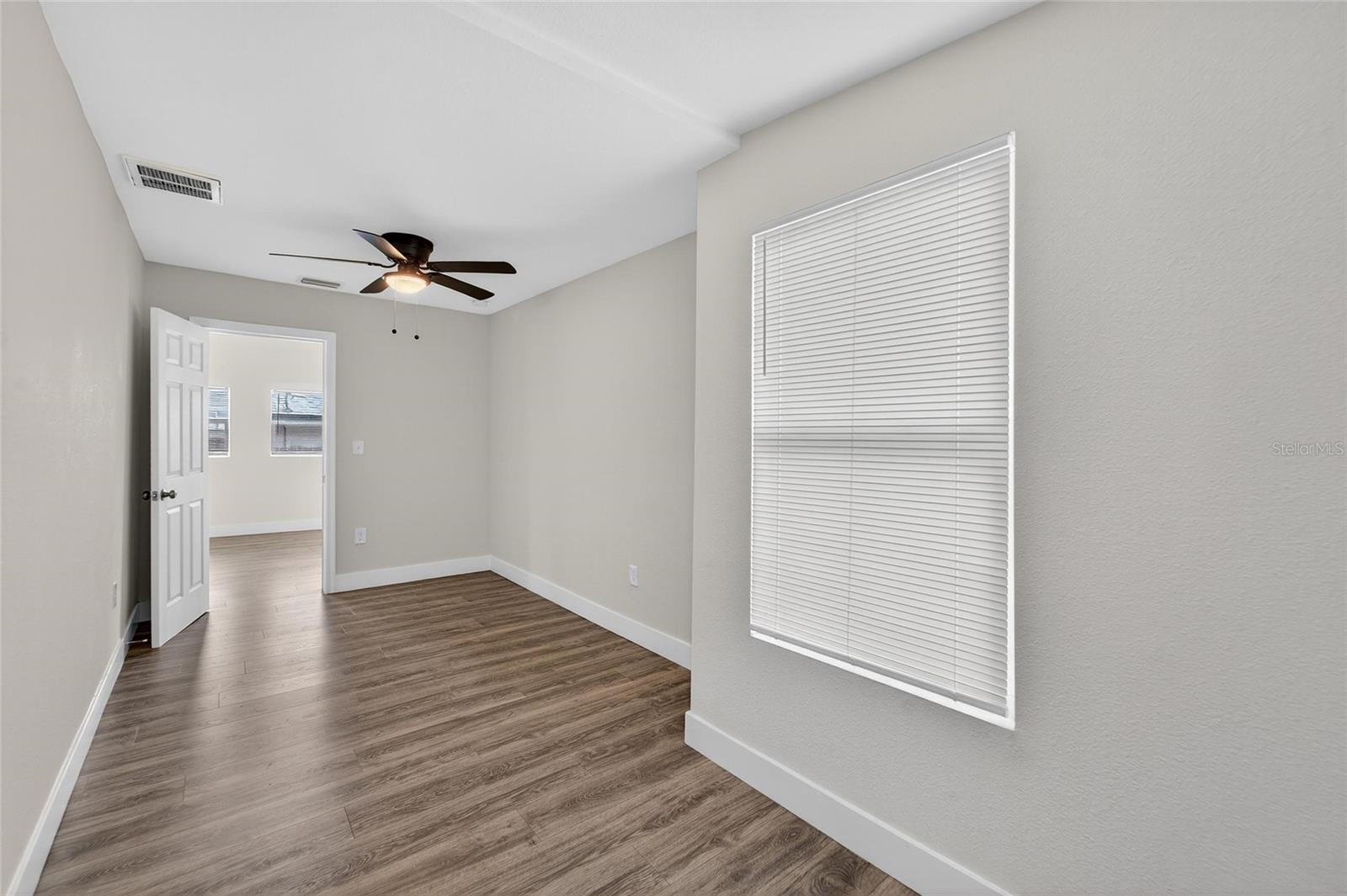 2525 W Beach St Property Photo 24