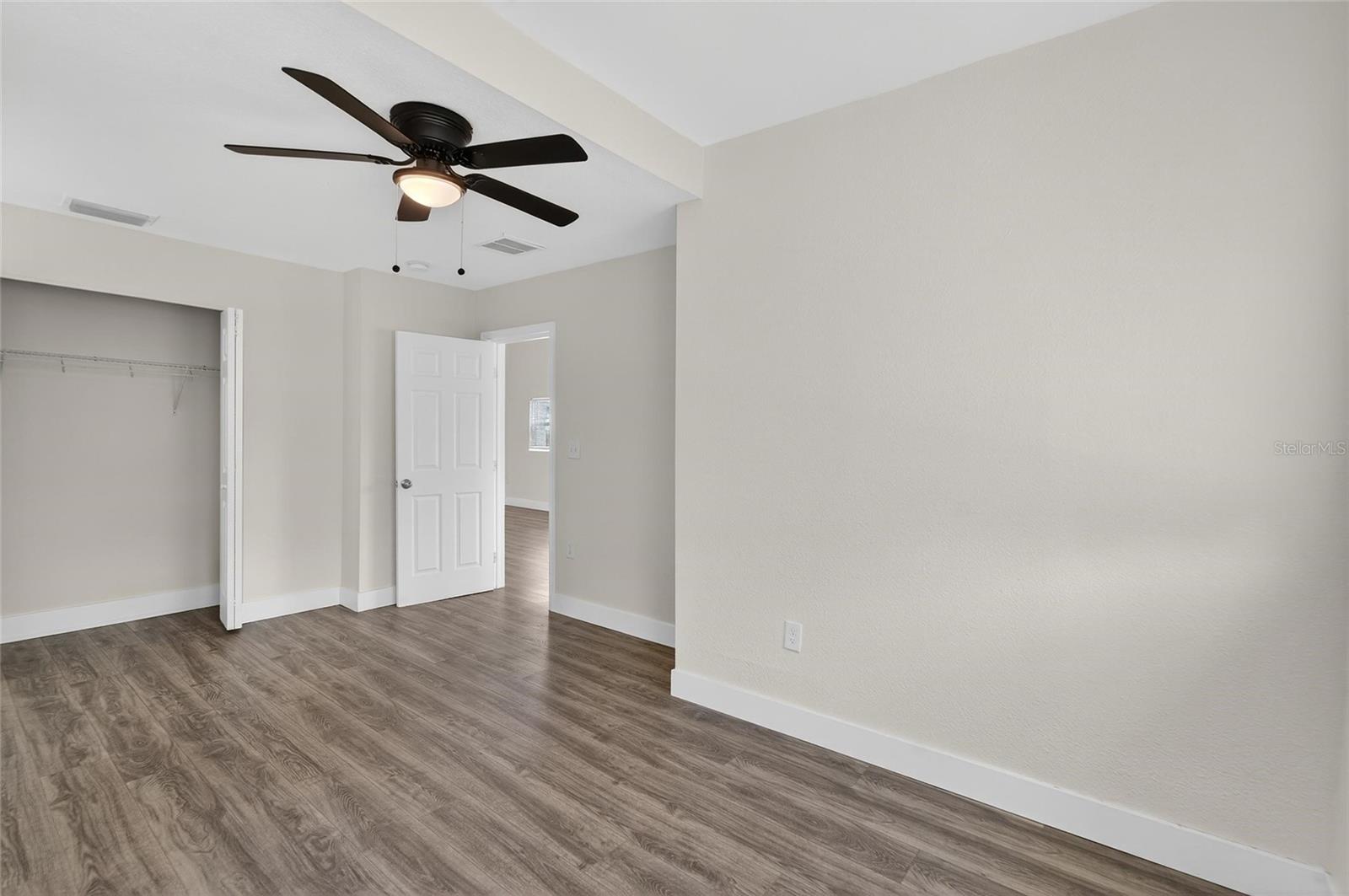 2525 W Beach St Property Photo 26